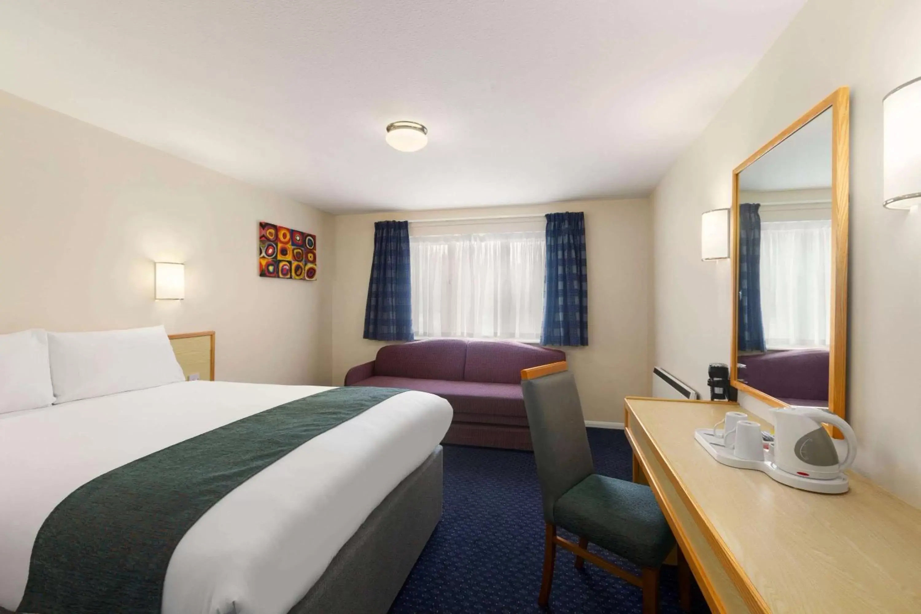Photo of the whole room in Days Inn Sutton Scotney South