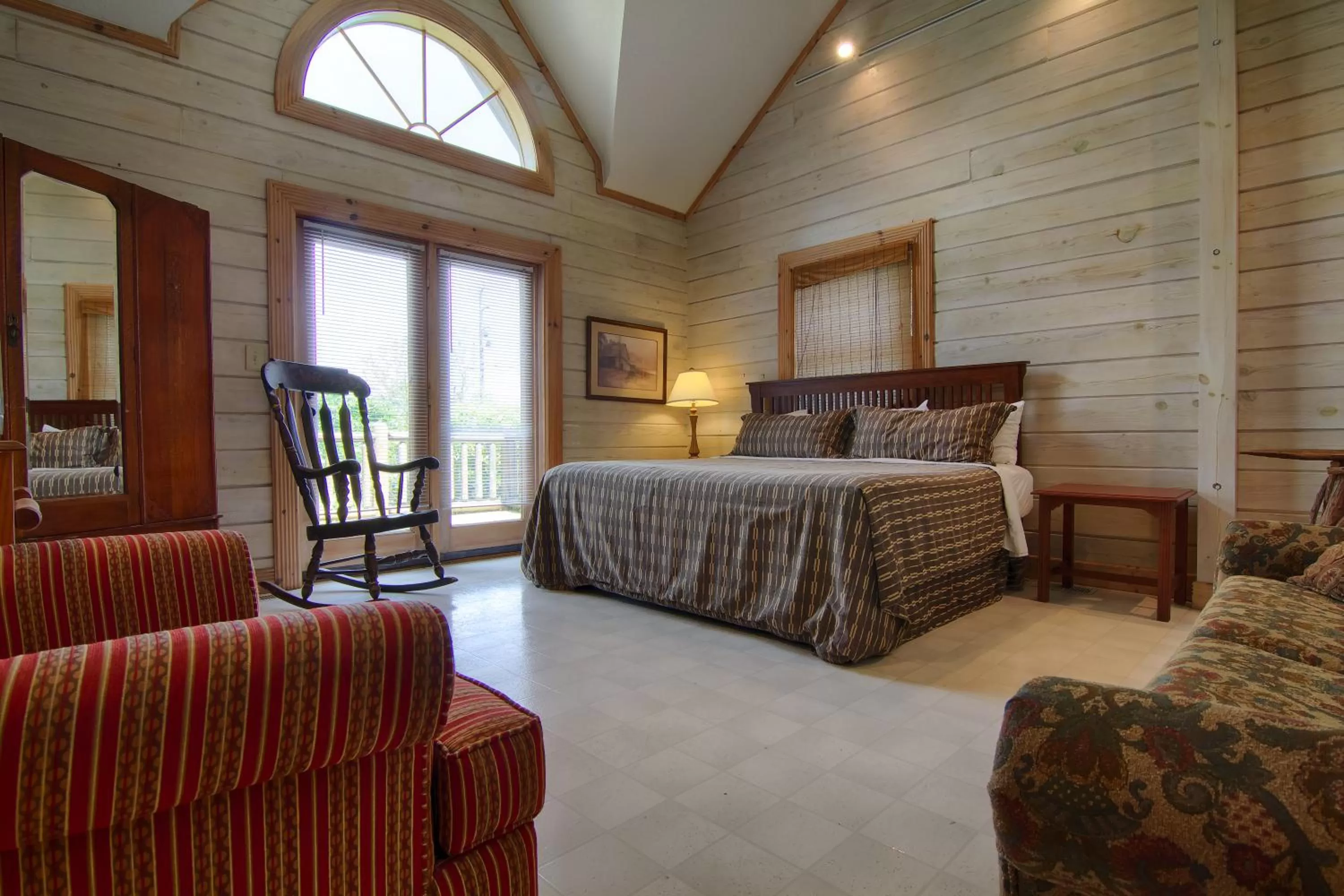 Day, Bed in The Smoke House Lodge