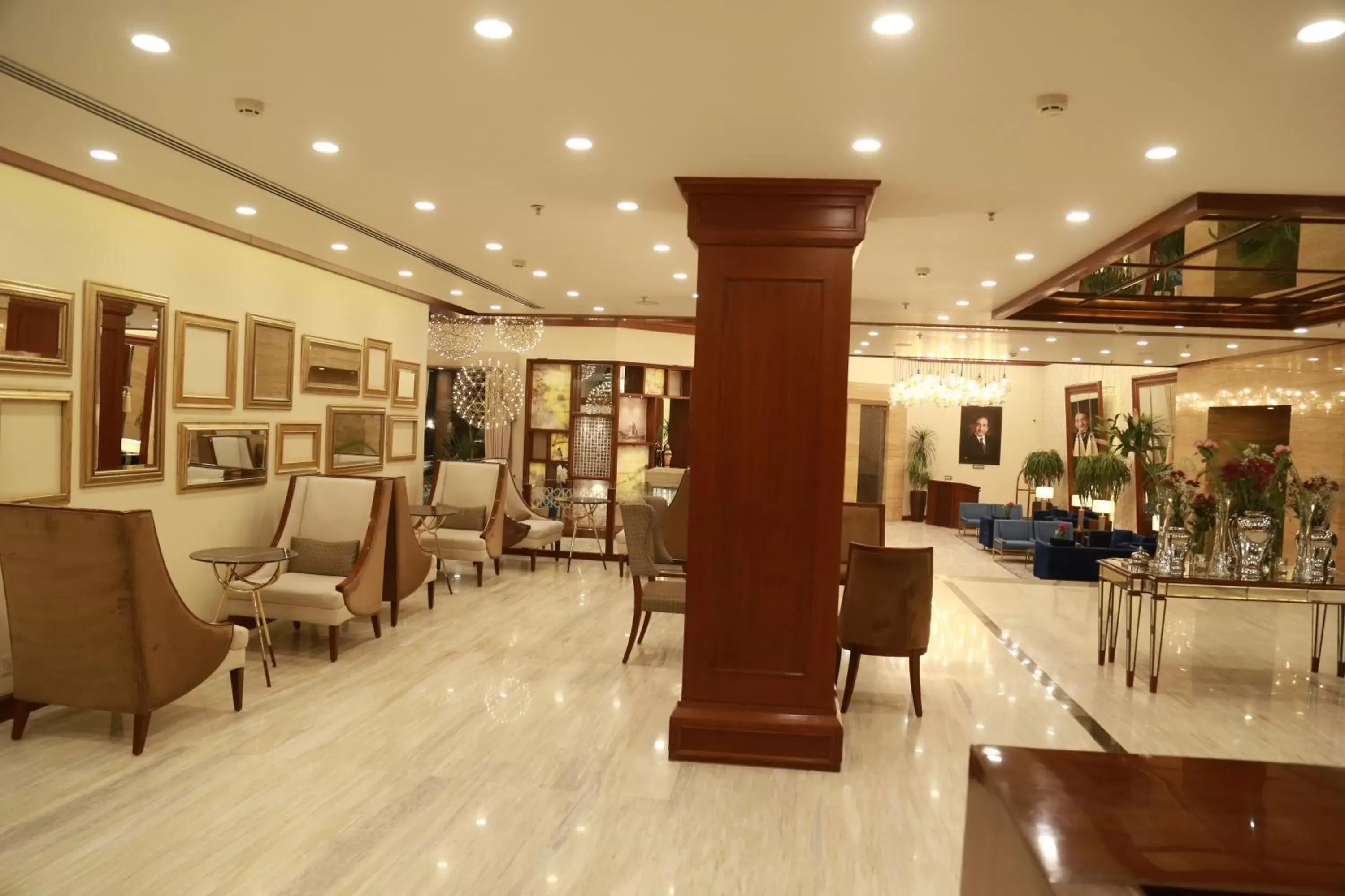 Lobby or reception, Restaurant/Places to Eat in Ramada by Wyndham Multan