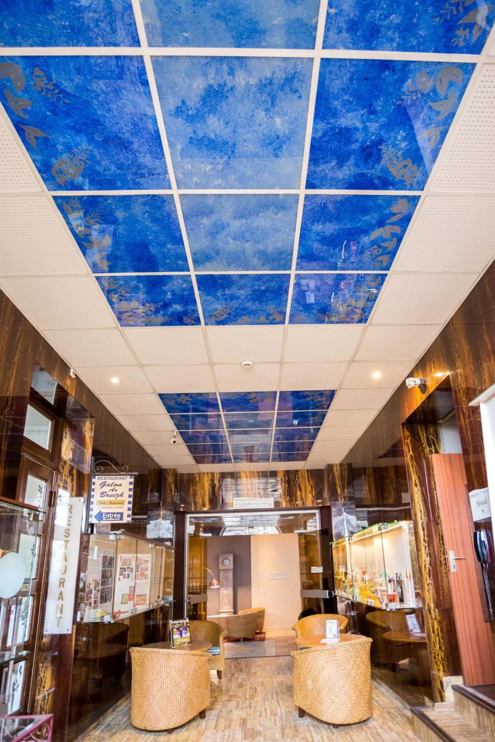 Property building in Best Western Hôtel Des Voyageurs