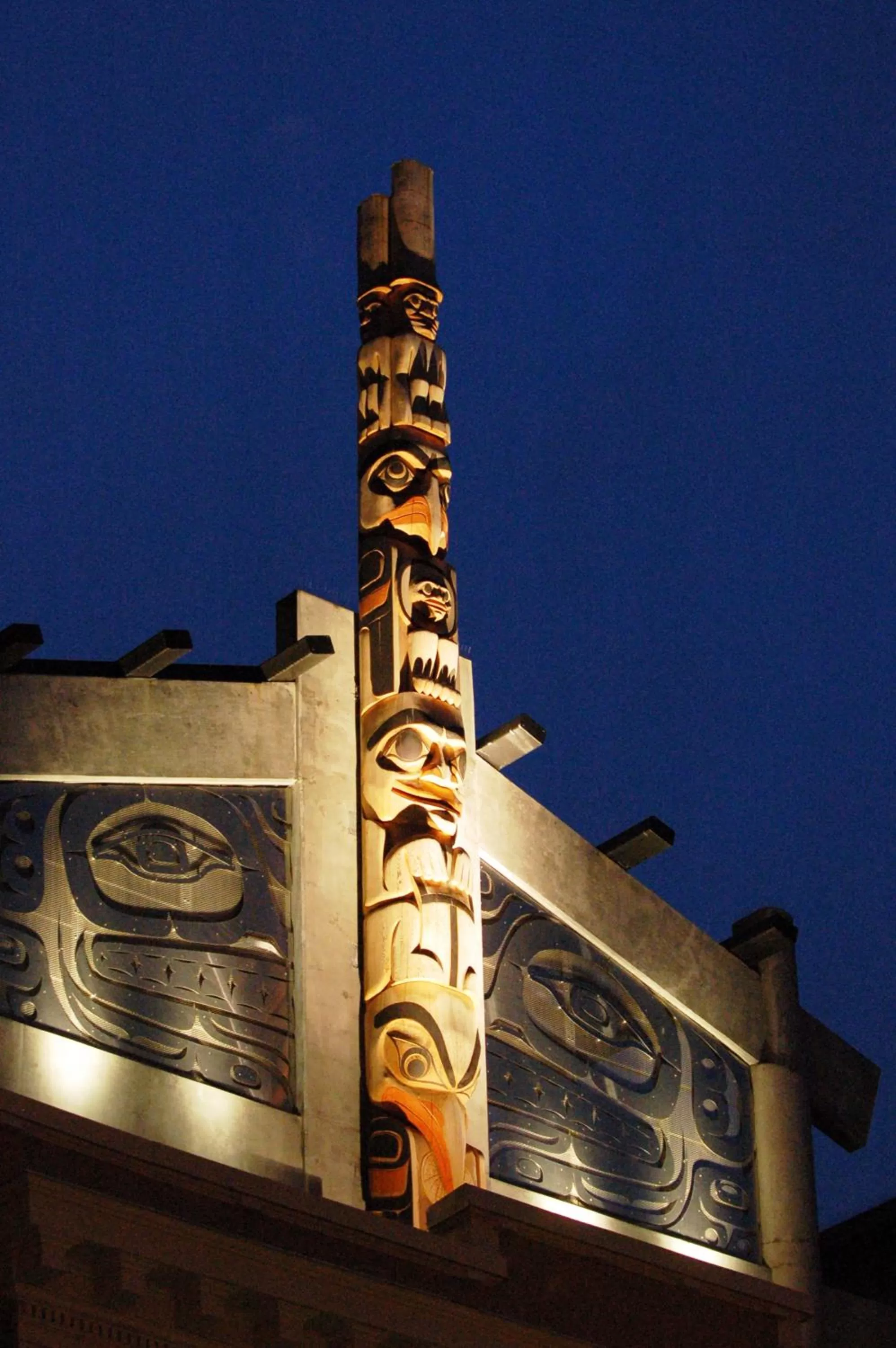 Property building in Skwachàys Lodge