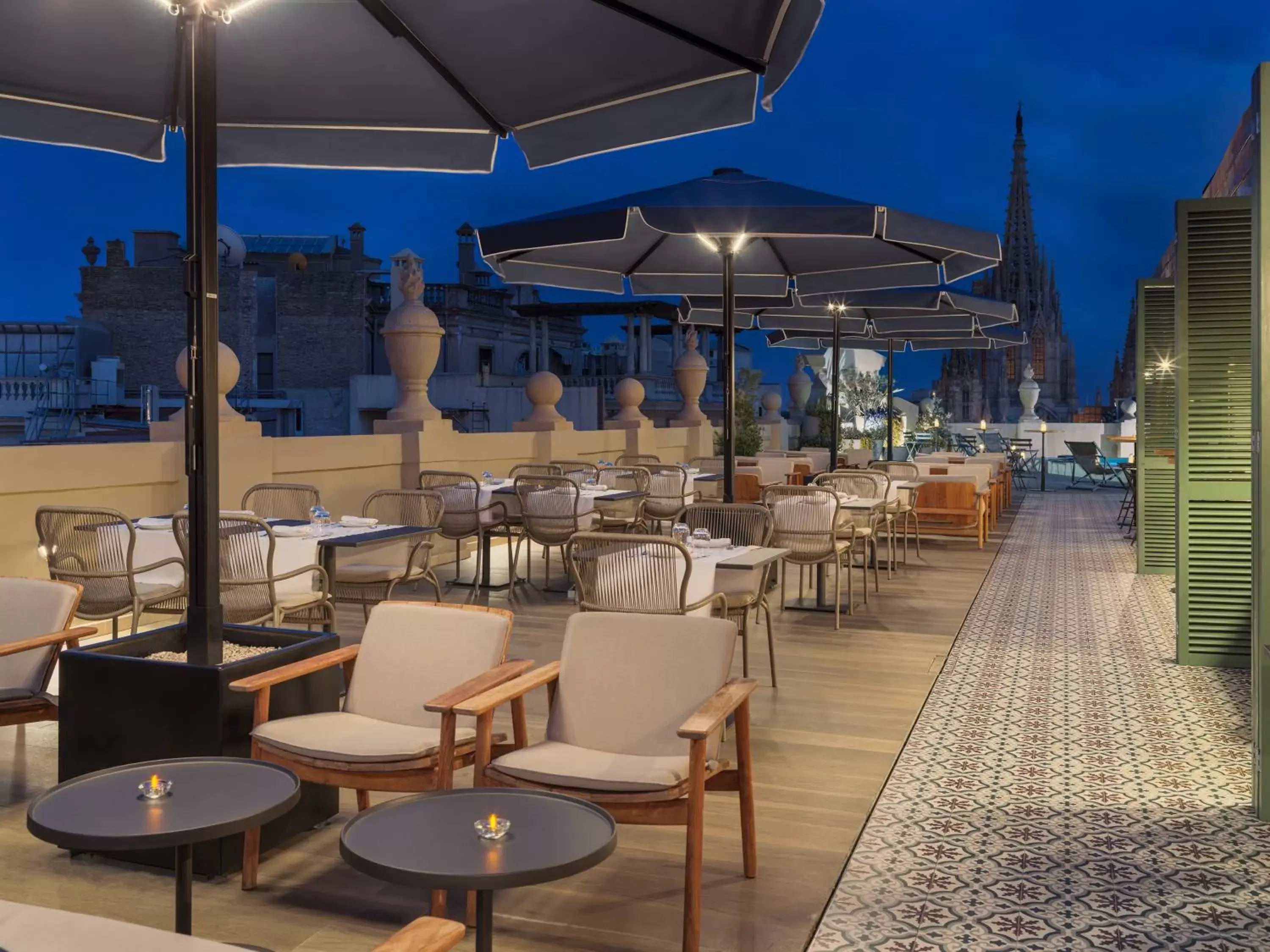 Balcony/Terrace, Restaurant/Places to Eat in H10 Madison 4* Sup