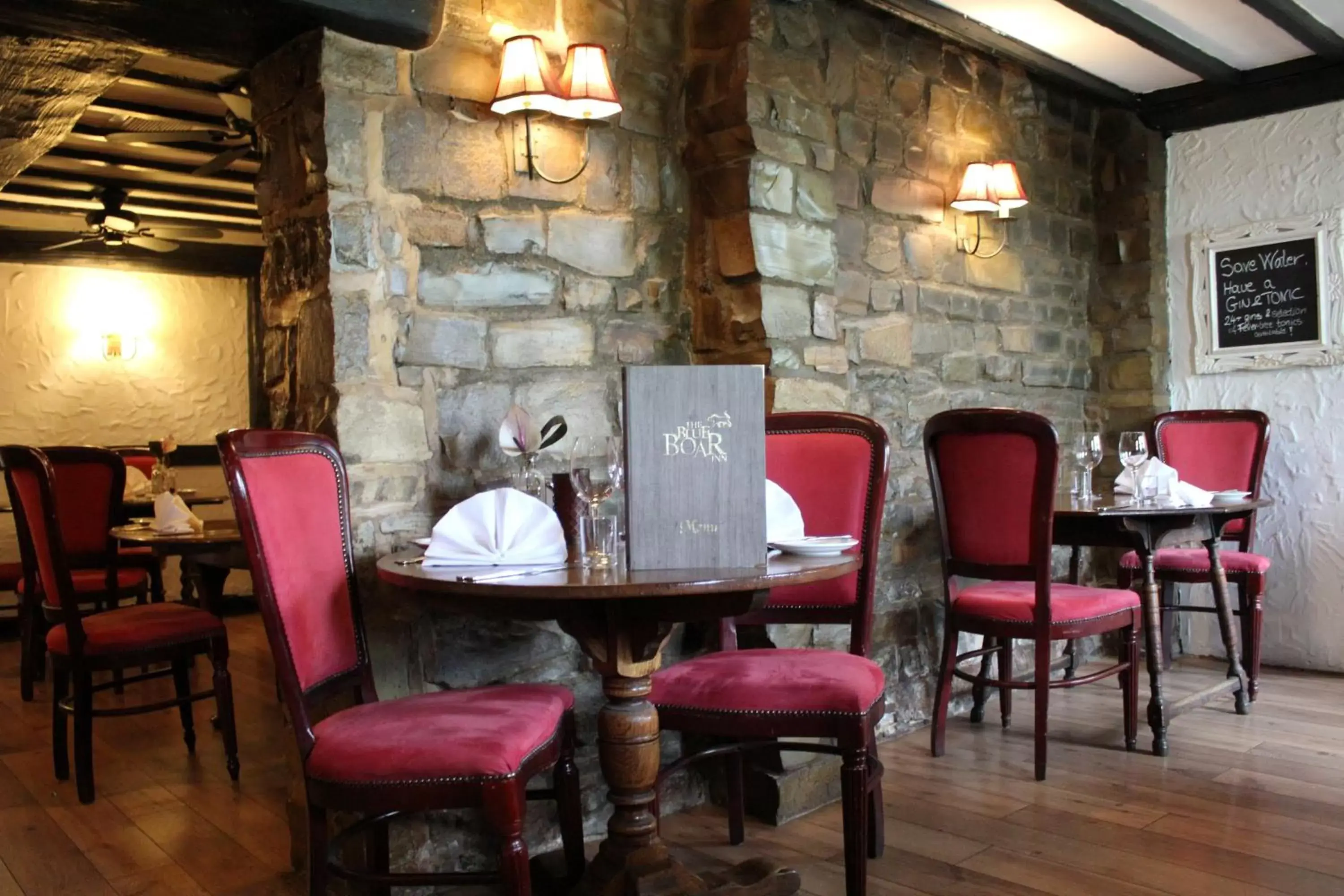 Restaurant/Places to Eat in The Blue Boar