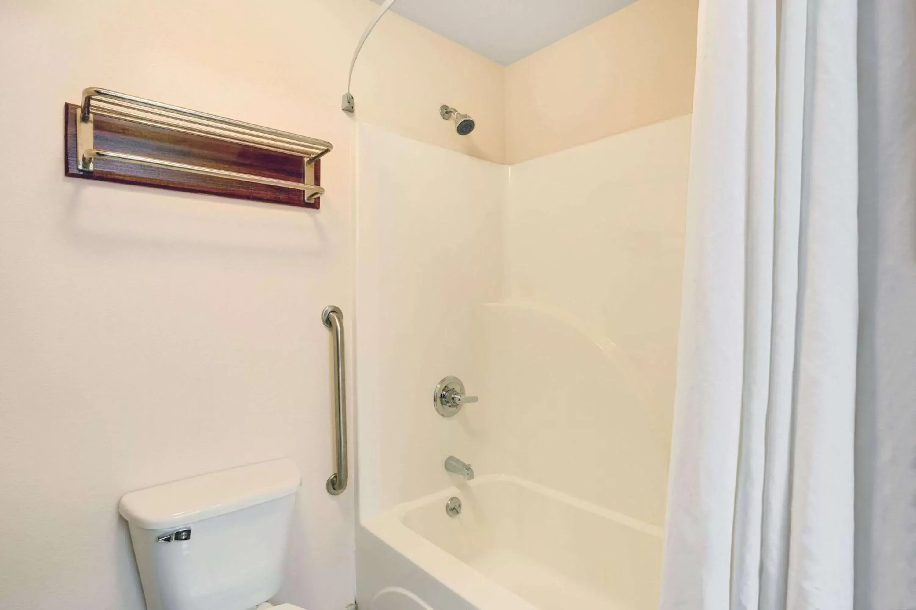 Super 8 by Wyndham Louisville/Expo Center Super 8 by Wyndham Louisville/Expo Center