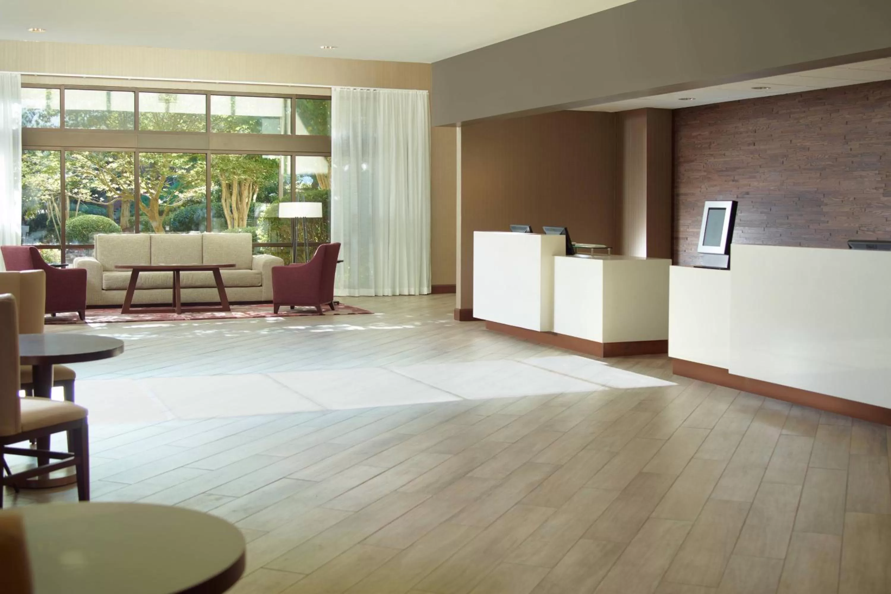 Lobby or reception in Atlanta Marriott Peachtree Corners