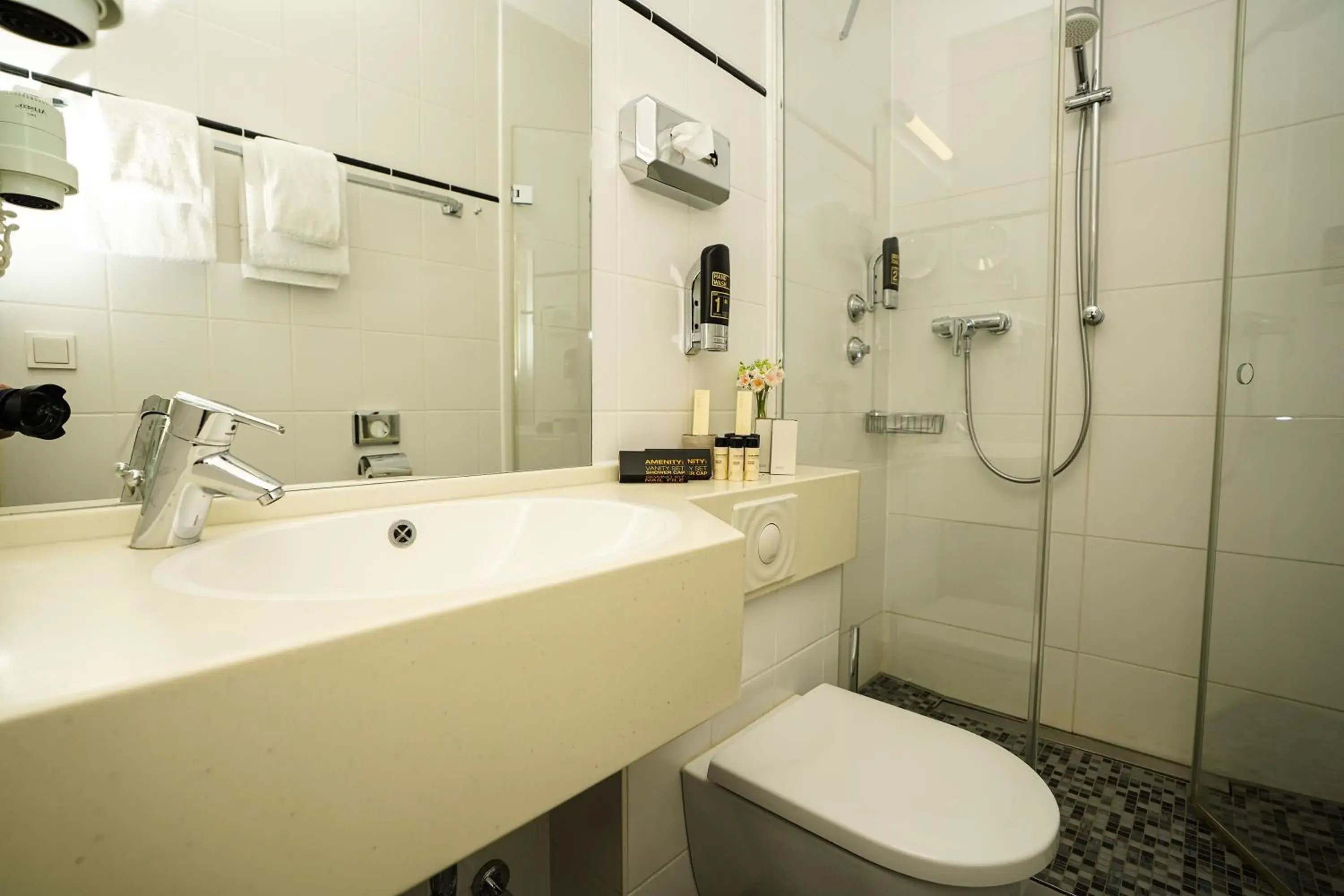 Bathroom in Hotel Scala Frankfurt City Centre