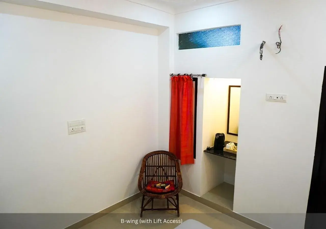 Seating area, TV/Entertainment Center in Moustache Hostel Udaipur