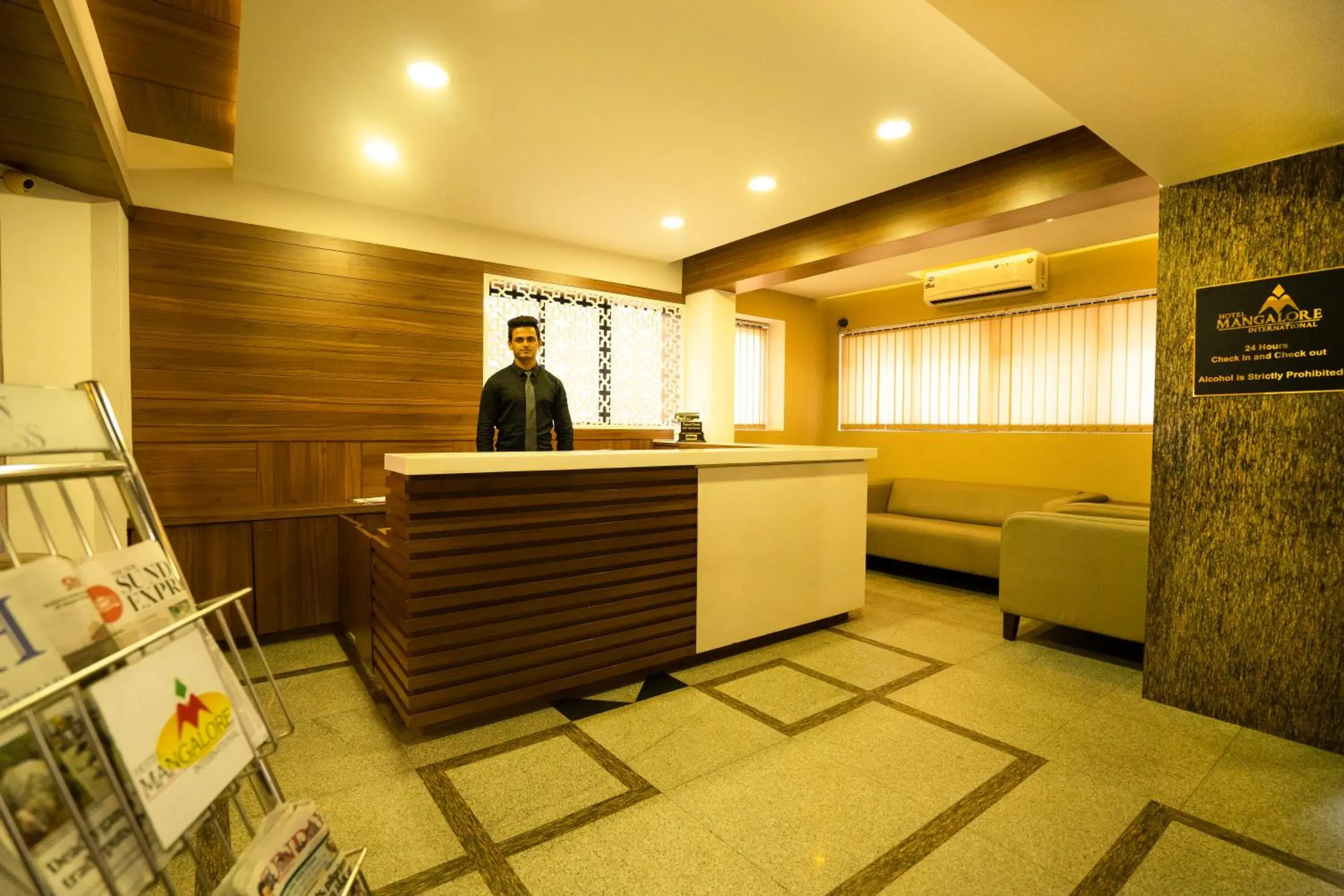 Staff, Lobby/Reception in Hotel Mangalore International