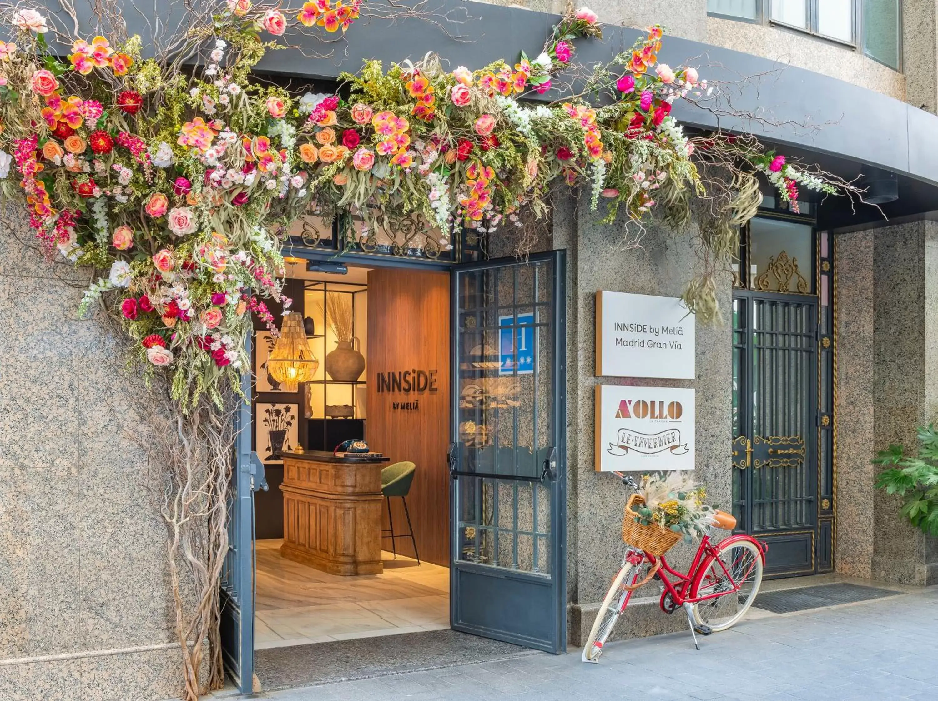 Facade/entrance in INNSIDE by Meliá Madrid Gran Vía Facade/entrance in INNSIDE by Meliá Madrid Gran Vía