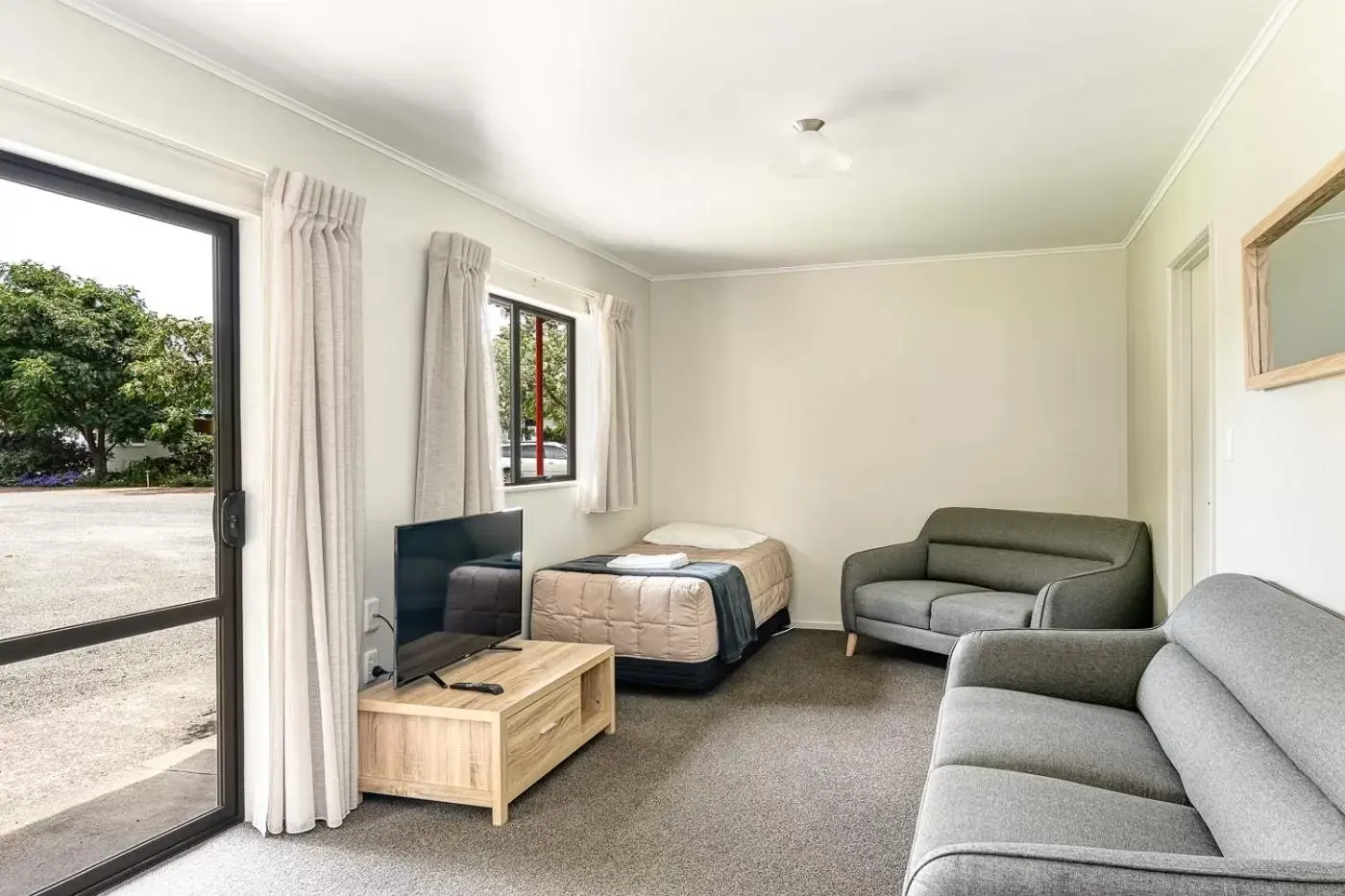 TV and multimedia, Seating Area in Motueka Garden Motel