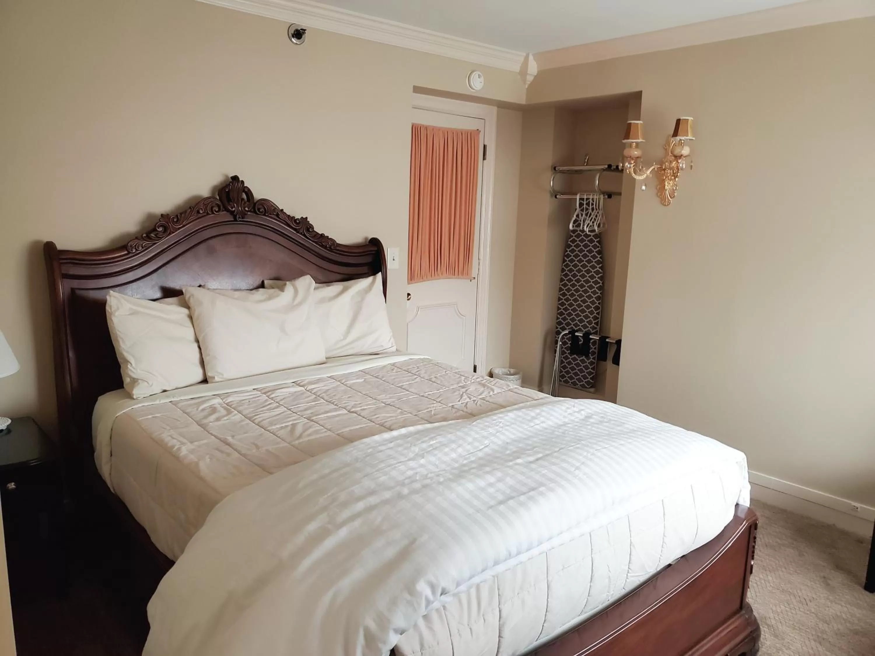 Bedroom, Bed in Lowell Inn