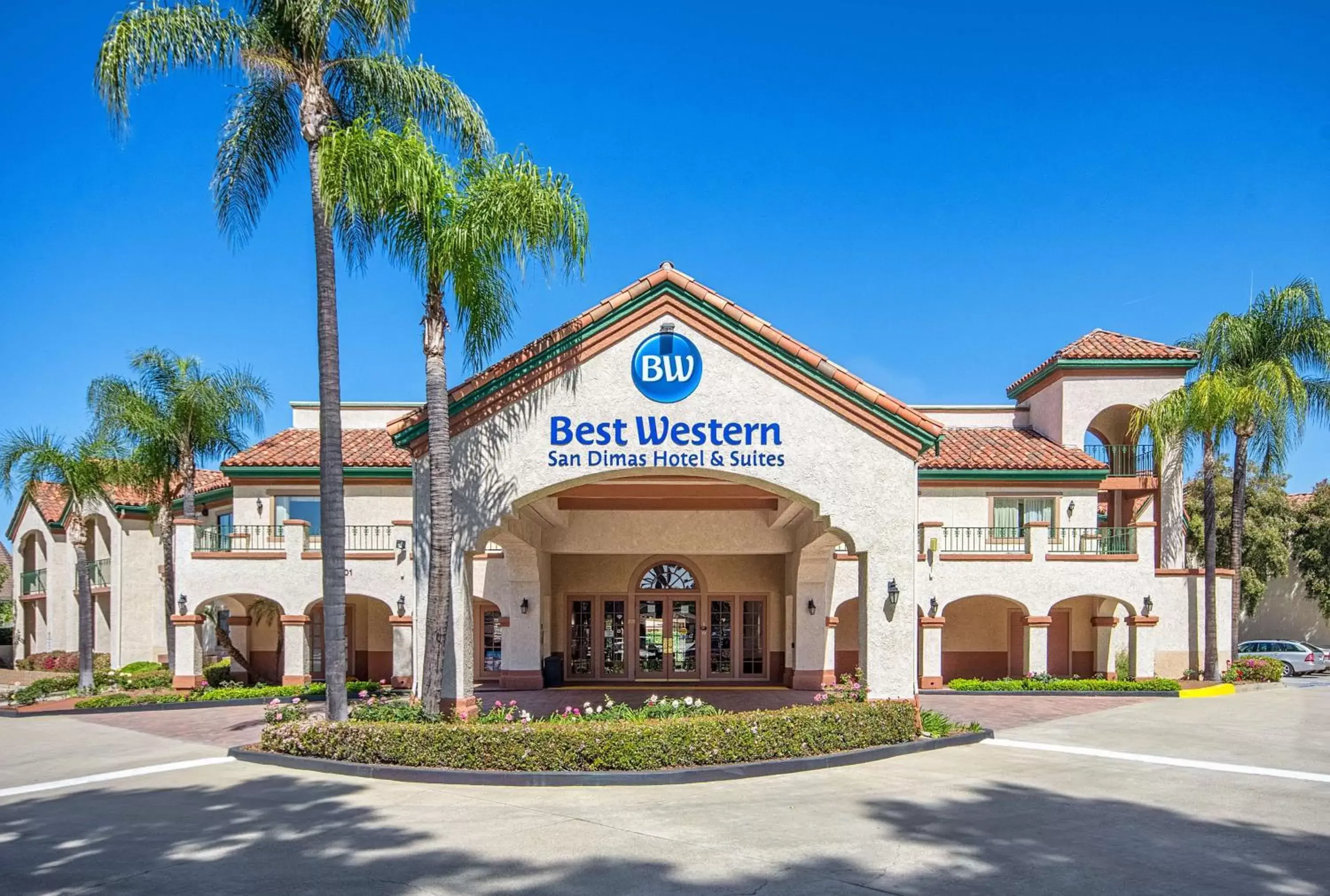 Property building in Best Western San Dimas Hotel & Suites