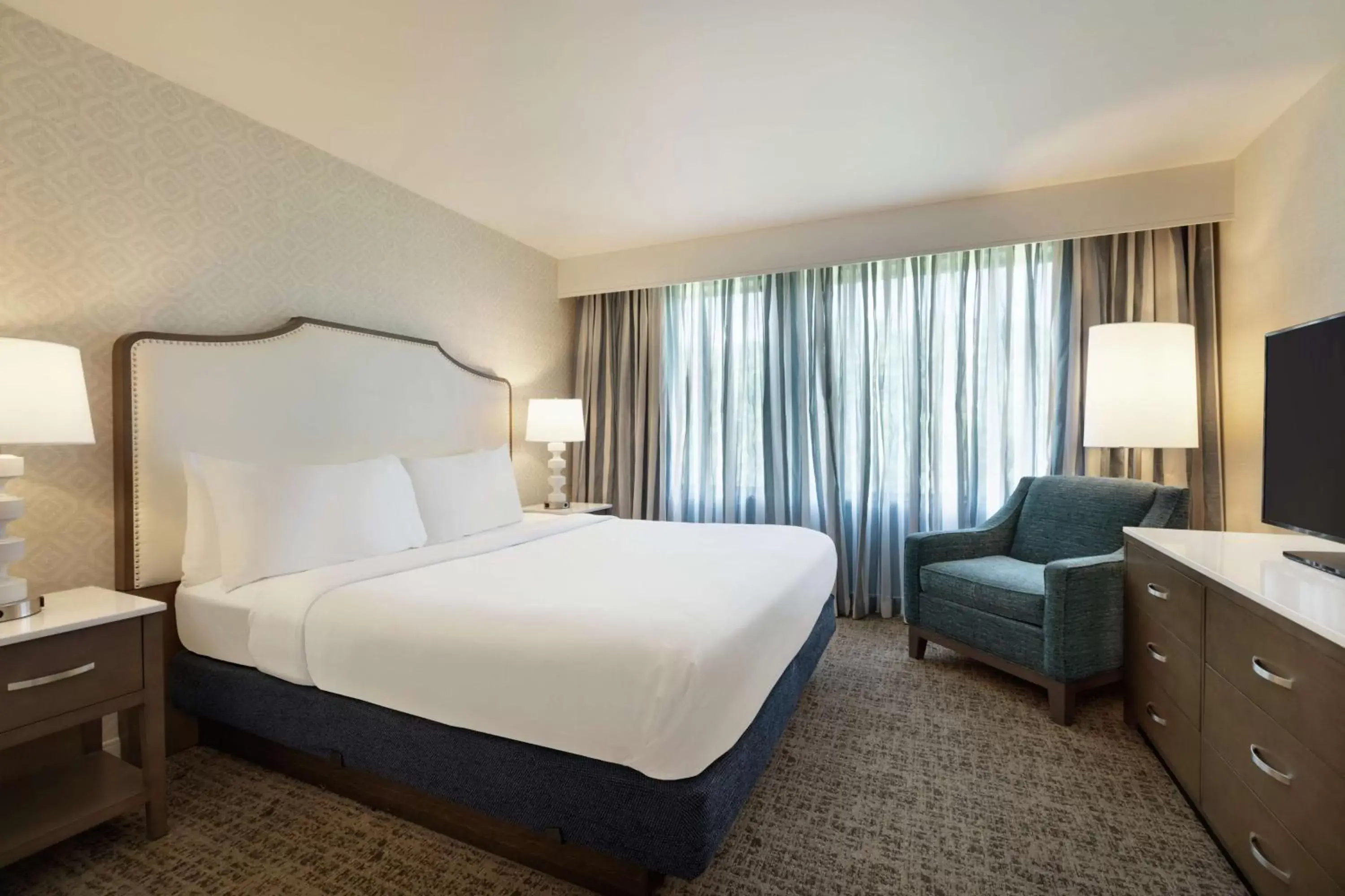 Bedroom, Bed in Embassy Suites by Hilton Philadelphia Valley Forge