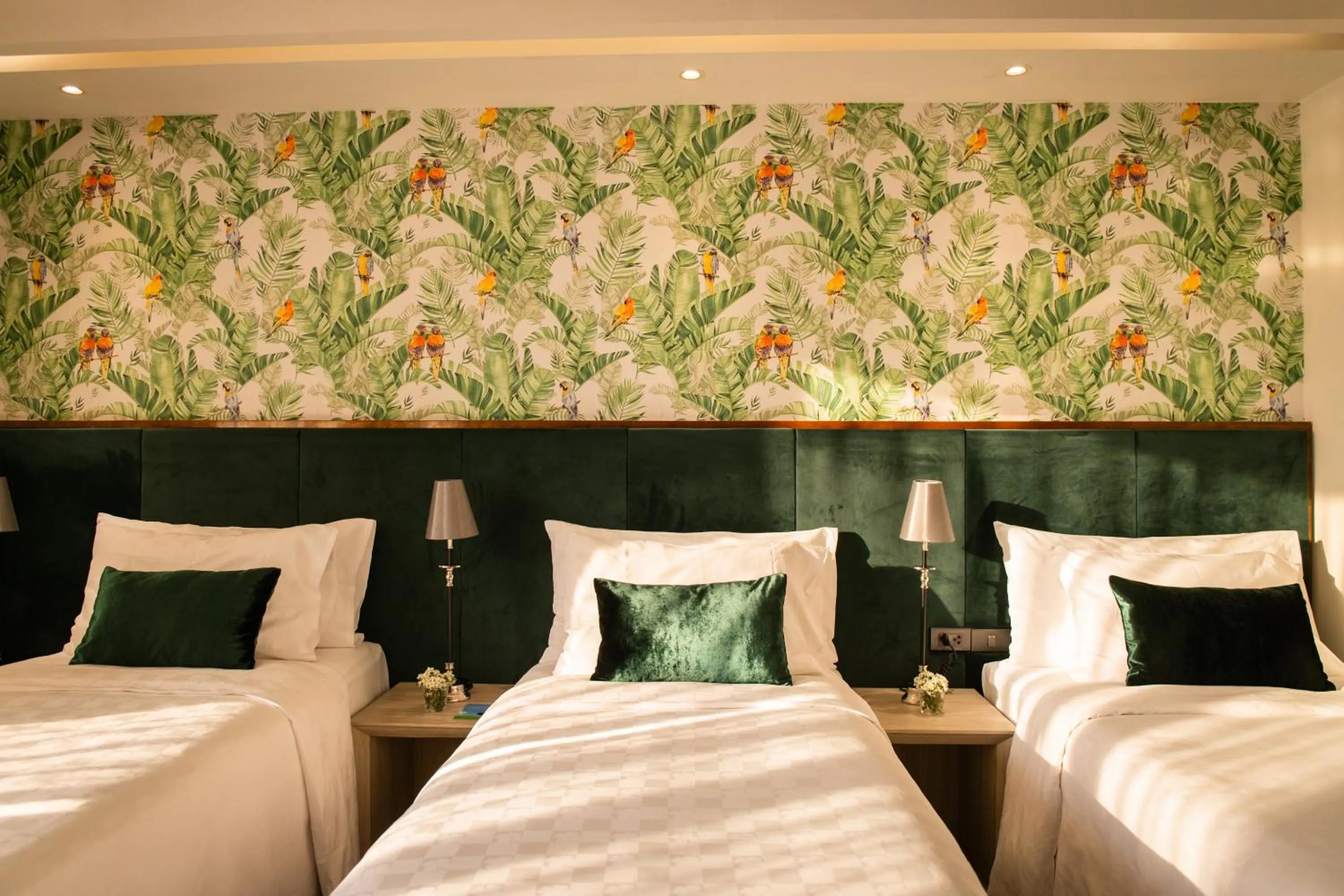 Property building, Bed in Hotel Clover Asoke - SHA Extra Plus