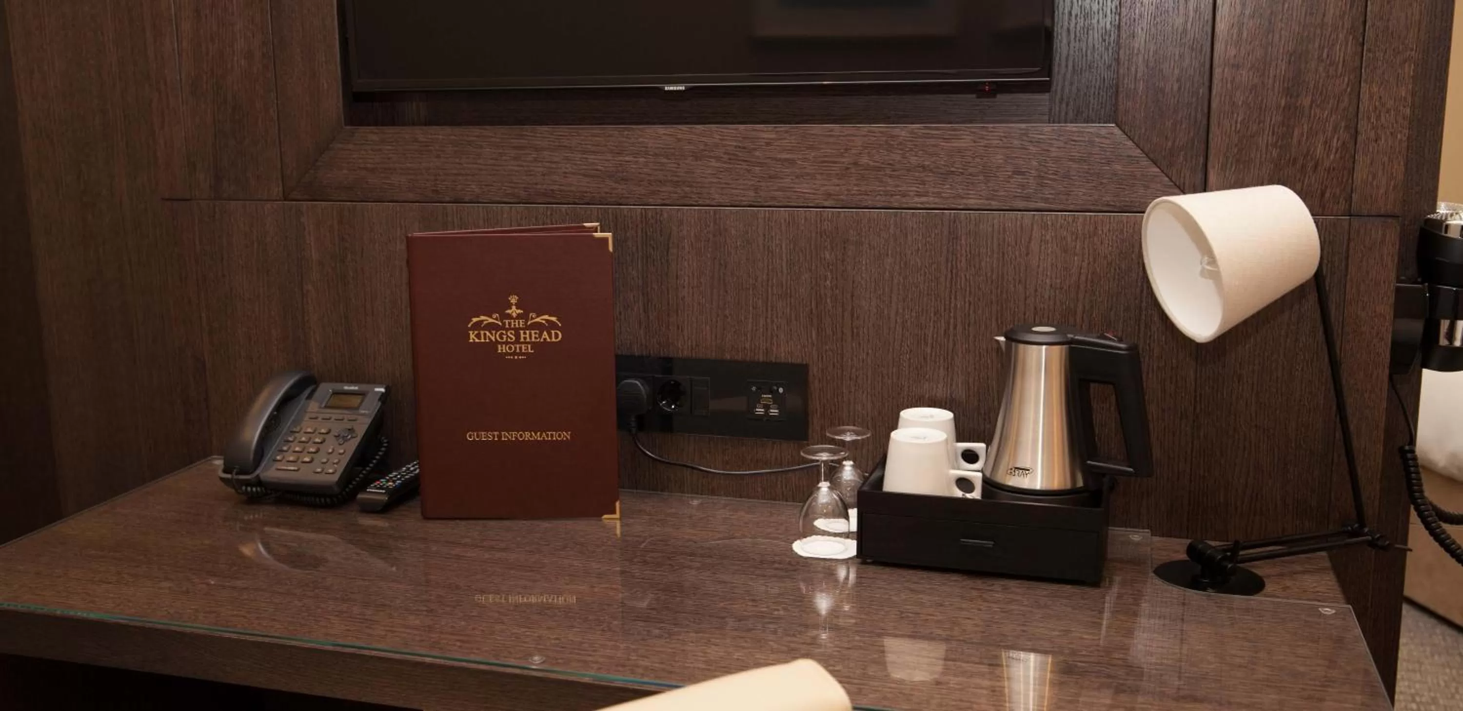 Coffee/tea facilities in The Kings Head Hotel