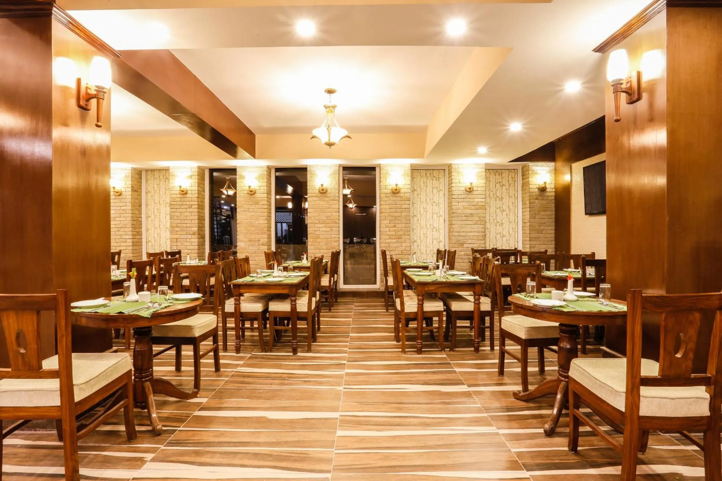Restaurant/Places to Eat in Da Yatra Courtyard Hotel