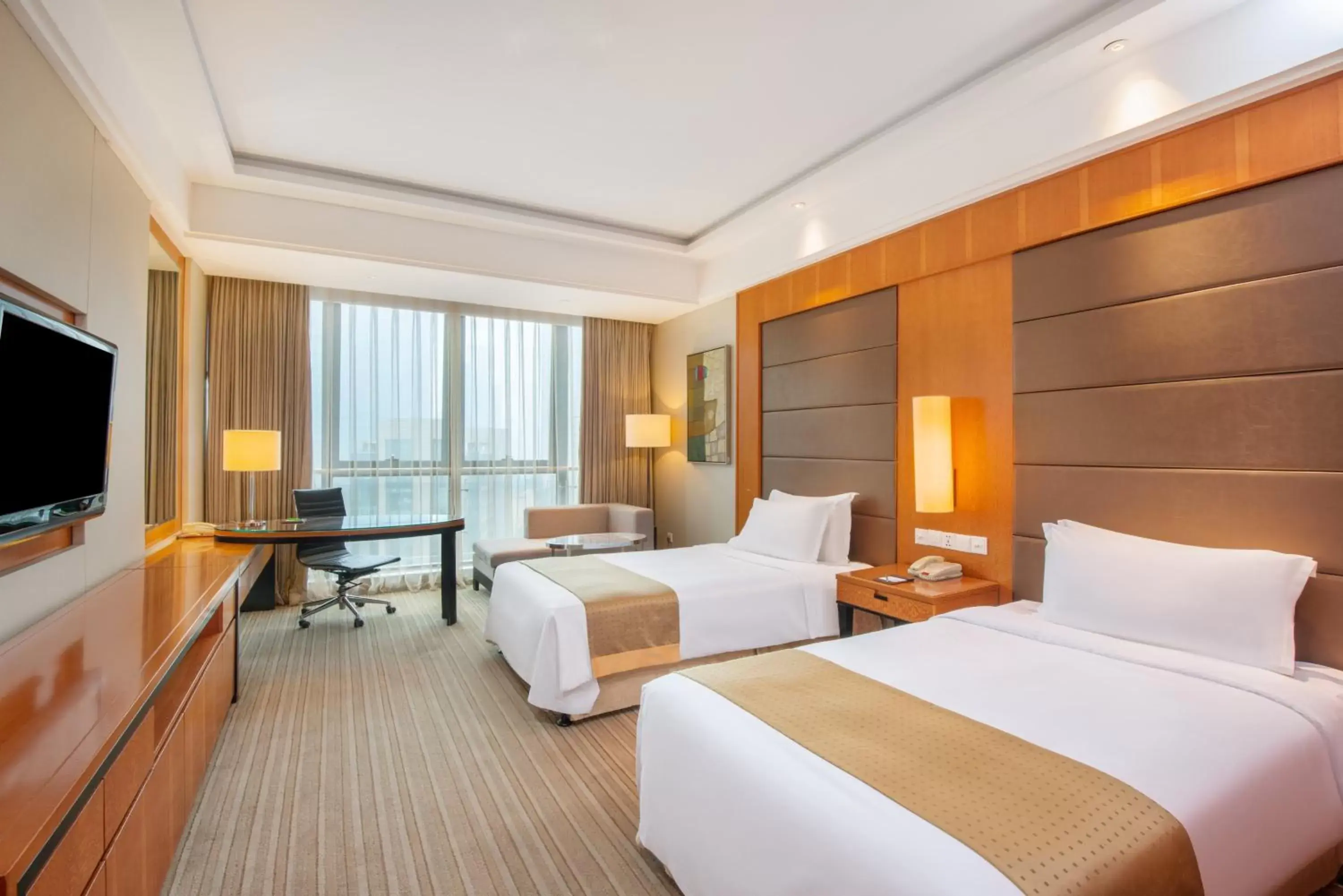 Photo of the whole room, Bed in Holiday Inn Hangzhou CBD, an IHG Hotel