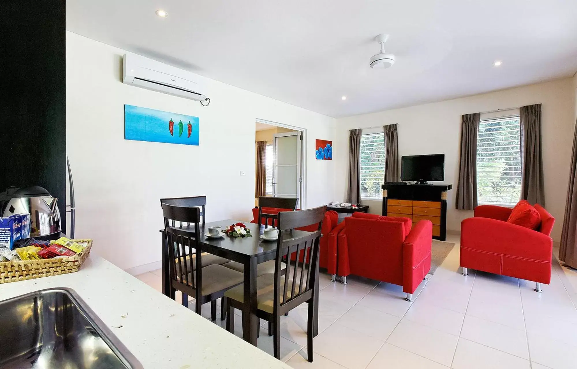 Kitchen or kitchenette, Dining Area in First Landing Beach Resort & Villas