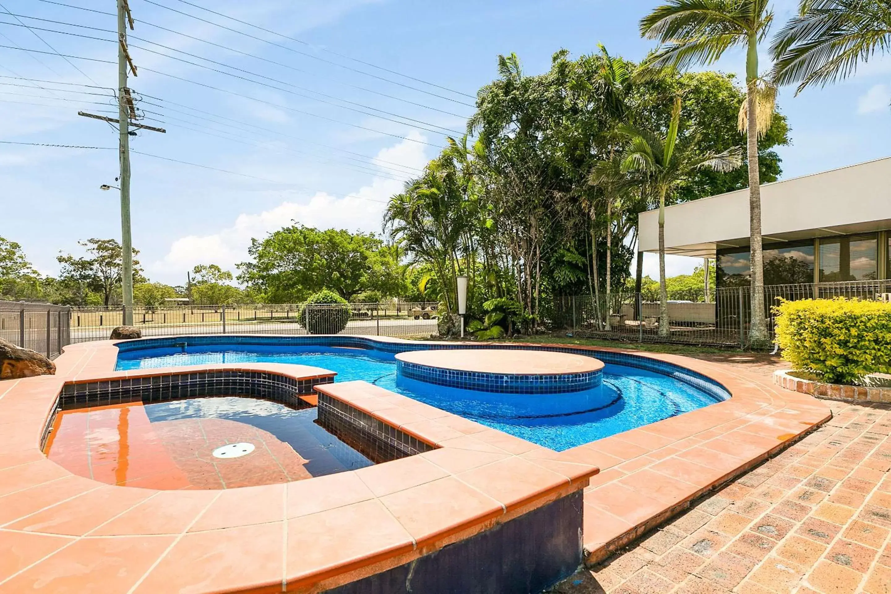 On site, Swimming Pool in Econo Lodge Park Lane