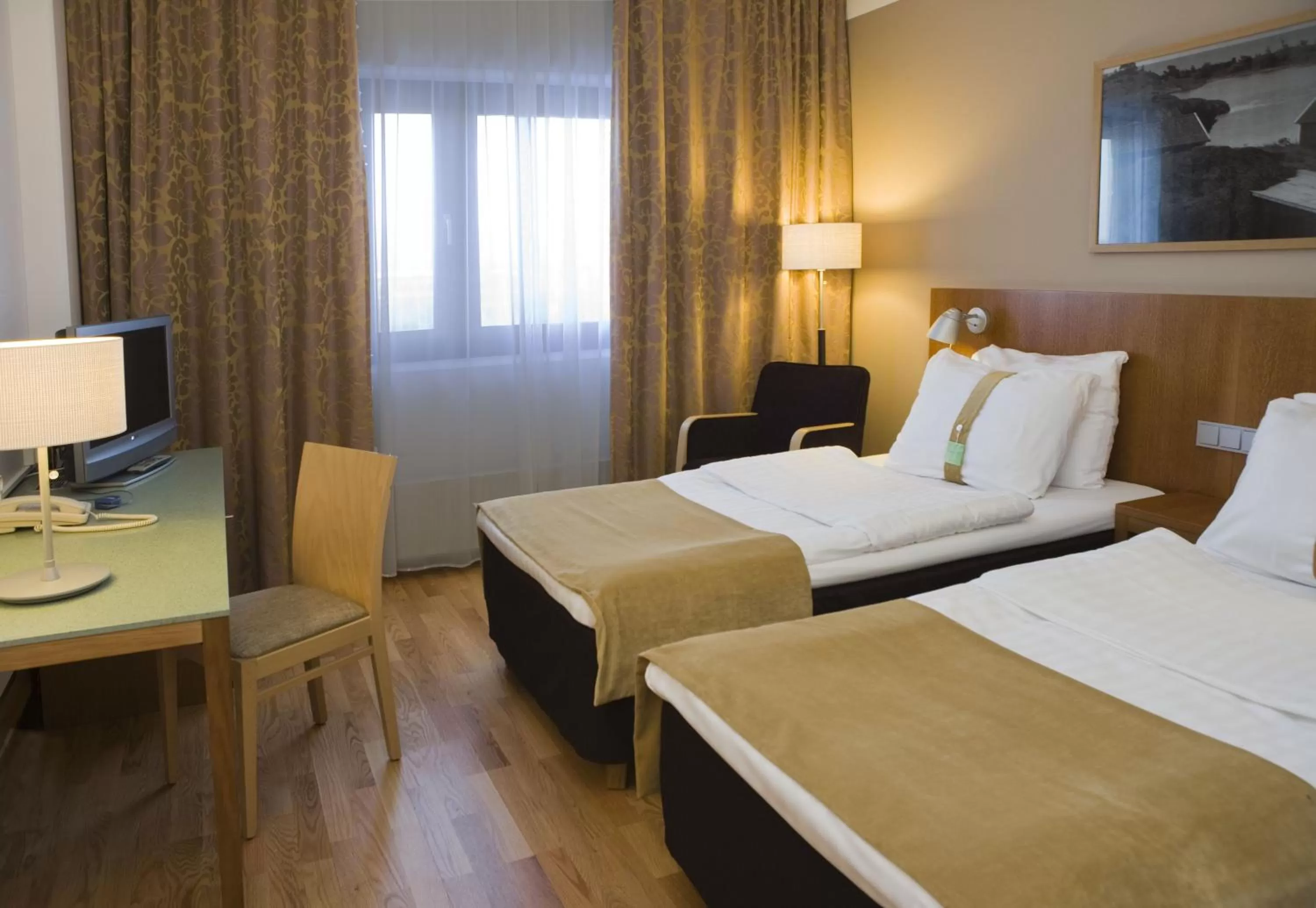 Photo of the whole room, Bed in Holiday Inn Helsinki-Vantaa Airport by IHG