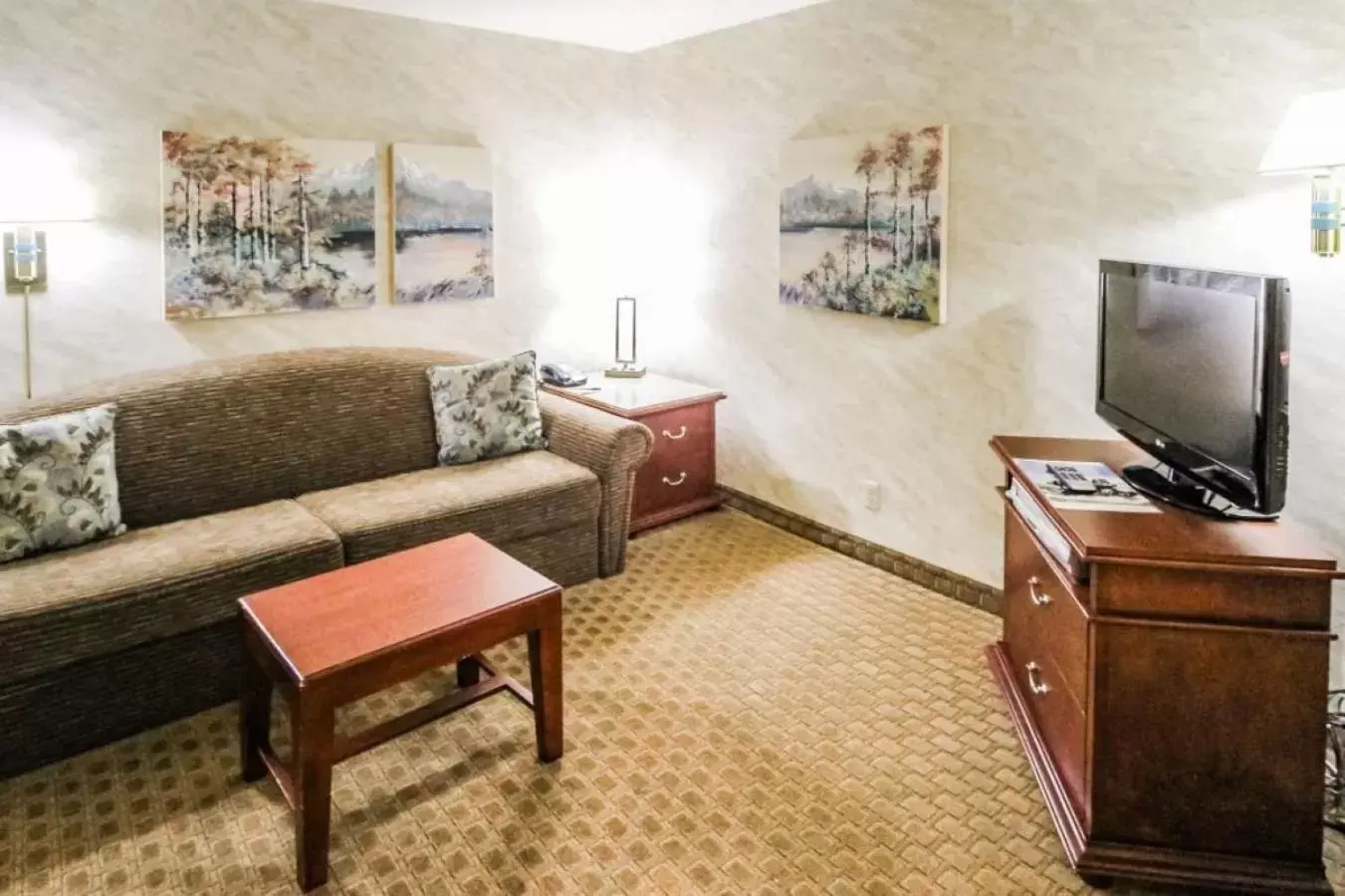 Bedroom, Seating Area in Hilton Vacation Club Tahoe Seasons Lake Tahoe