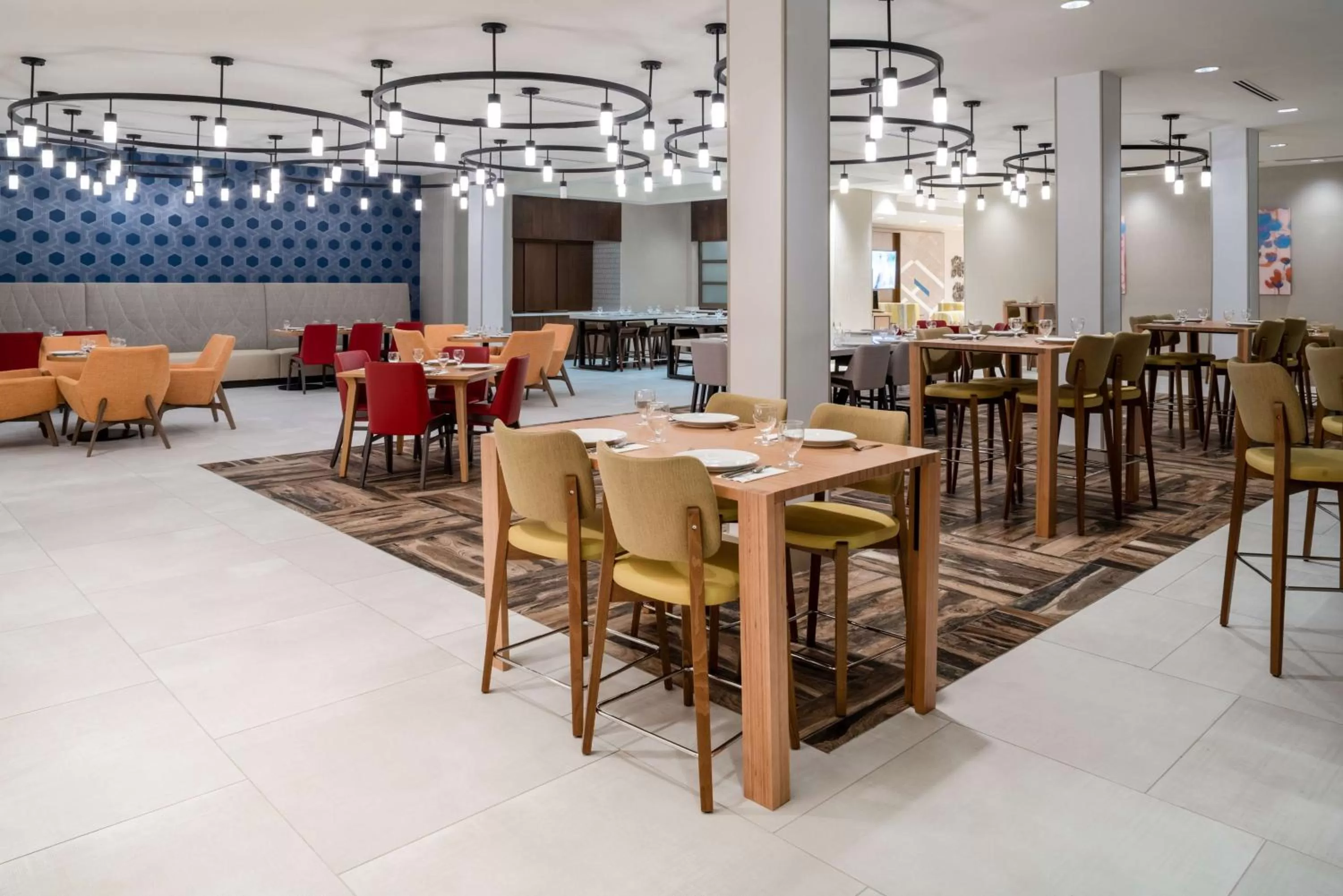 Restaurant/places to eat in Hilton Garden Inn Brunswick
