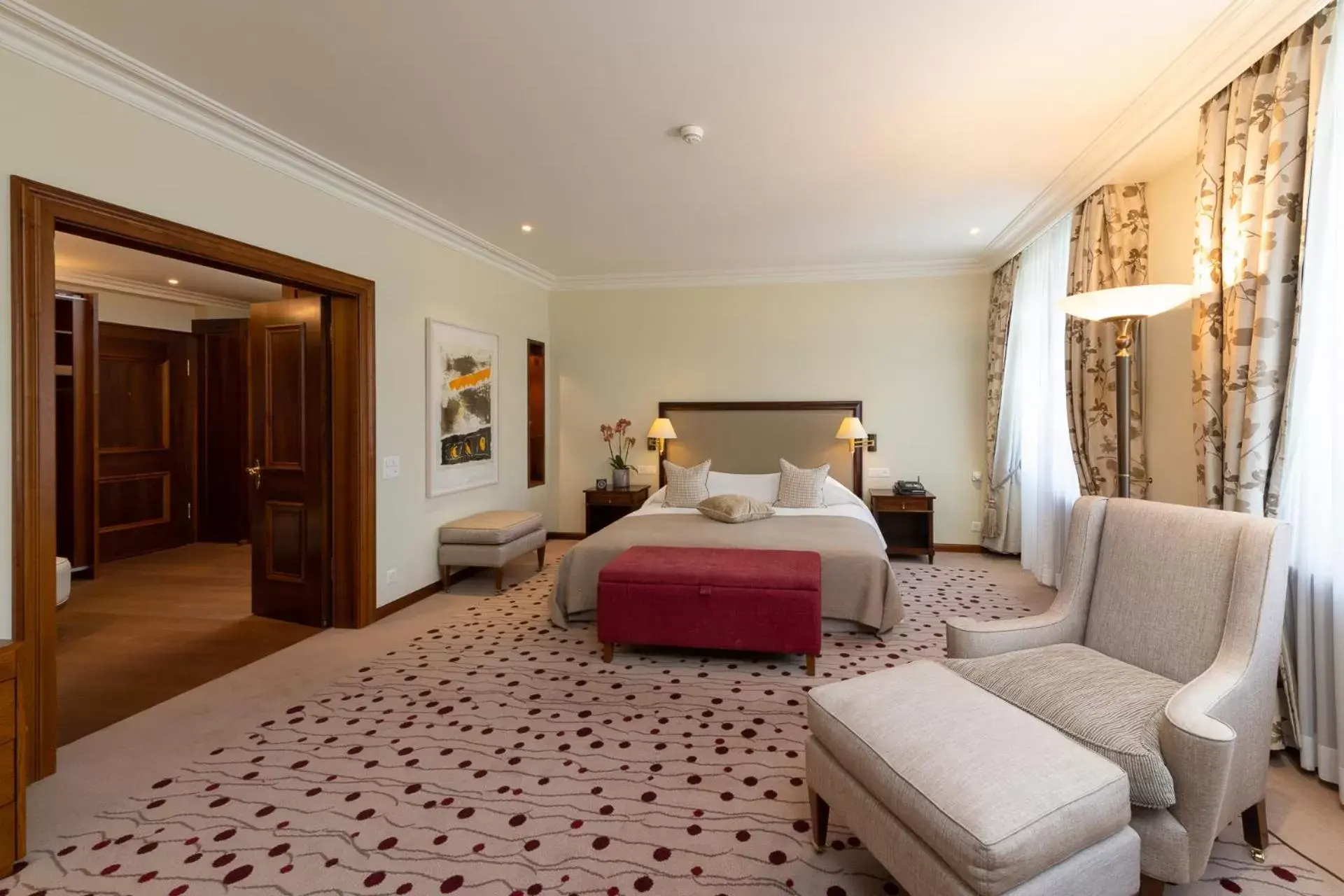 Bedroom, Bed in Suvretta House