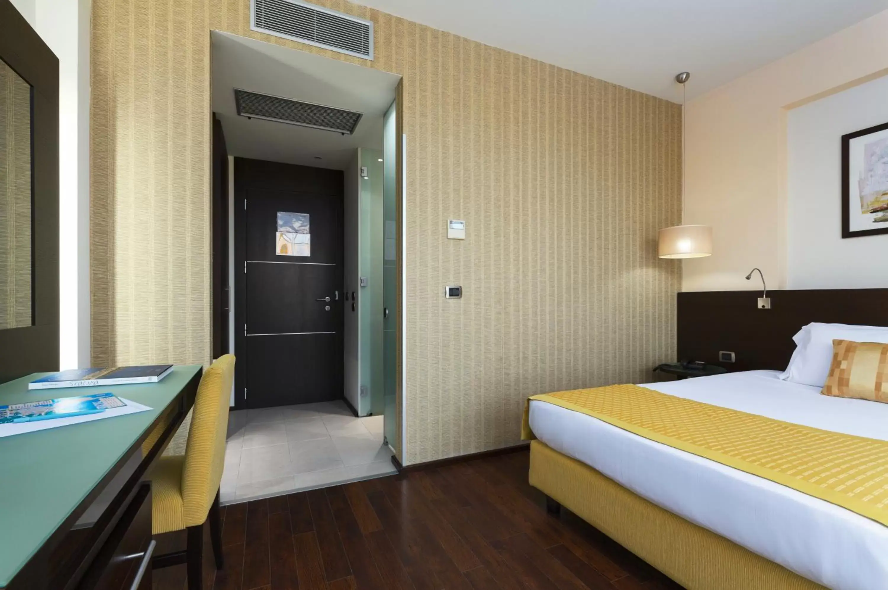 Bed in Hotel Mercure Siracusa