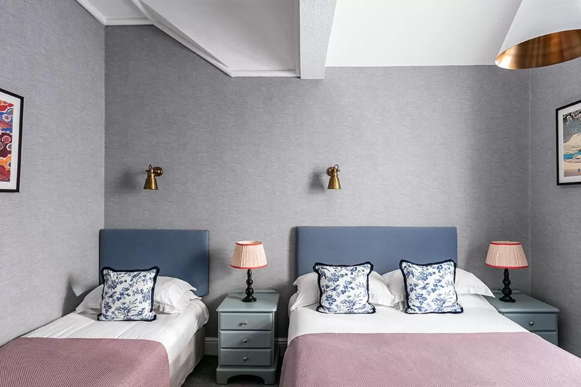 Family Manor Room in Craig Manor