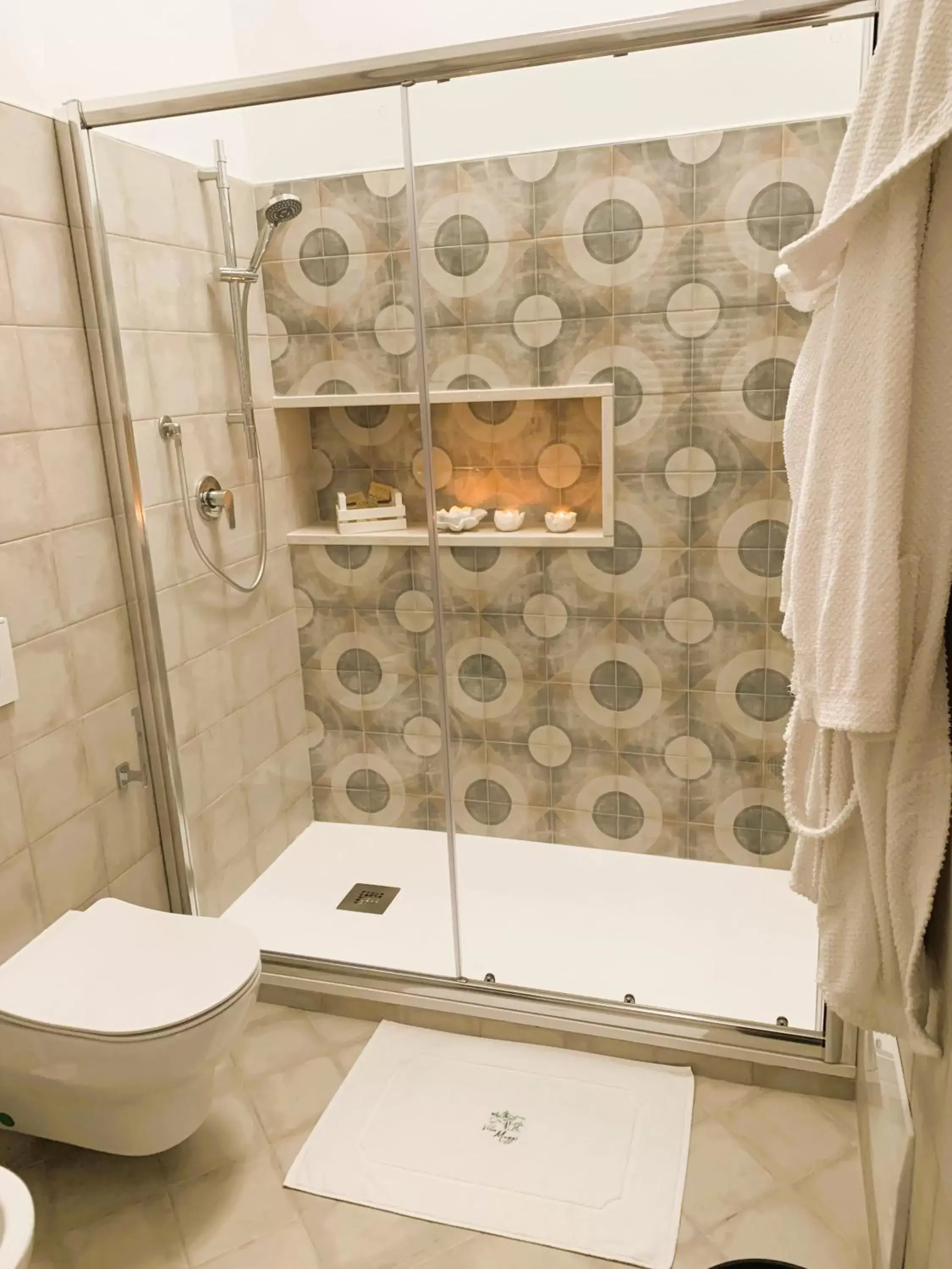 Shower, Bathroom in B&B Villa Maggi