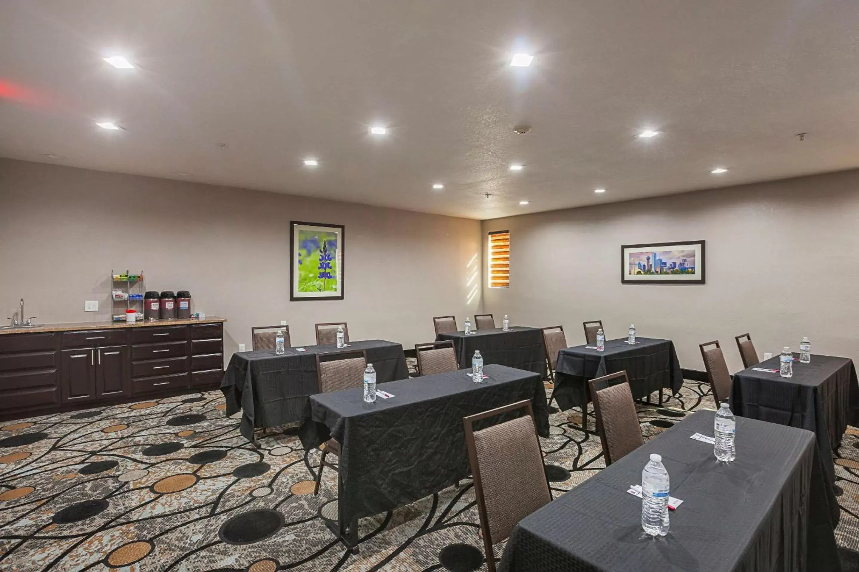 On site, Restaurant/Places to Eat in Comfort Suites Lewisville