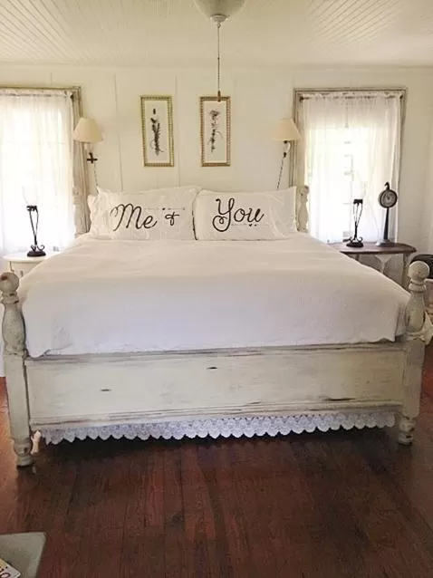 Bed in Open Gates Bed & Breakfast