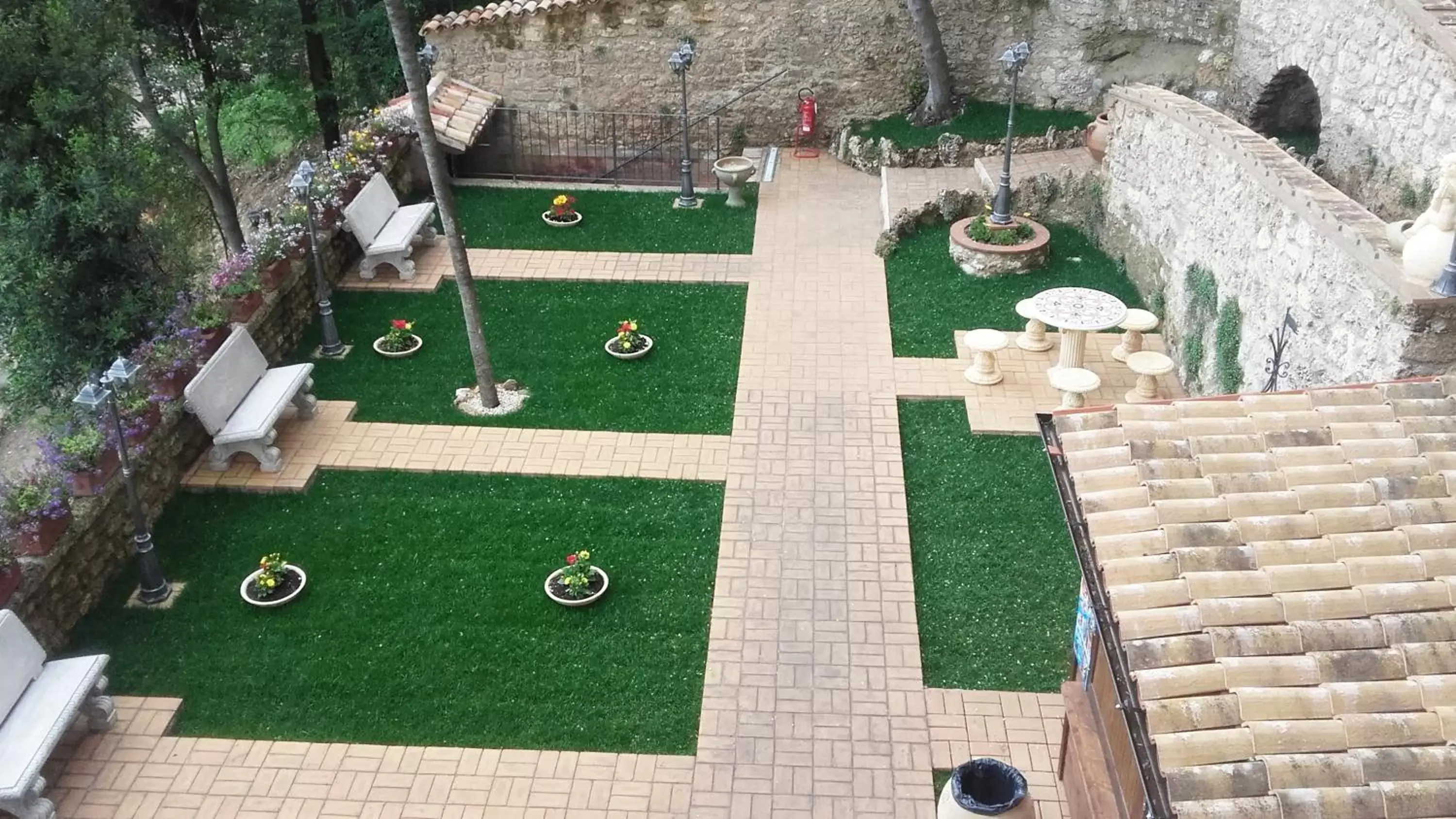 Garden, Pool View in Palazzo Moraschi Subiaco