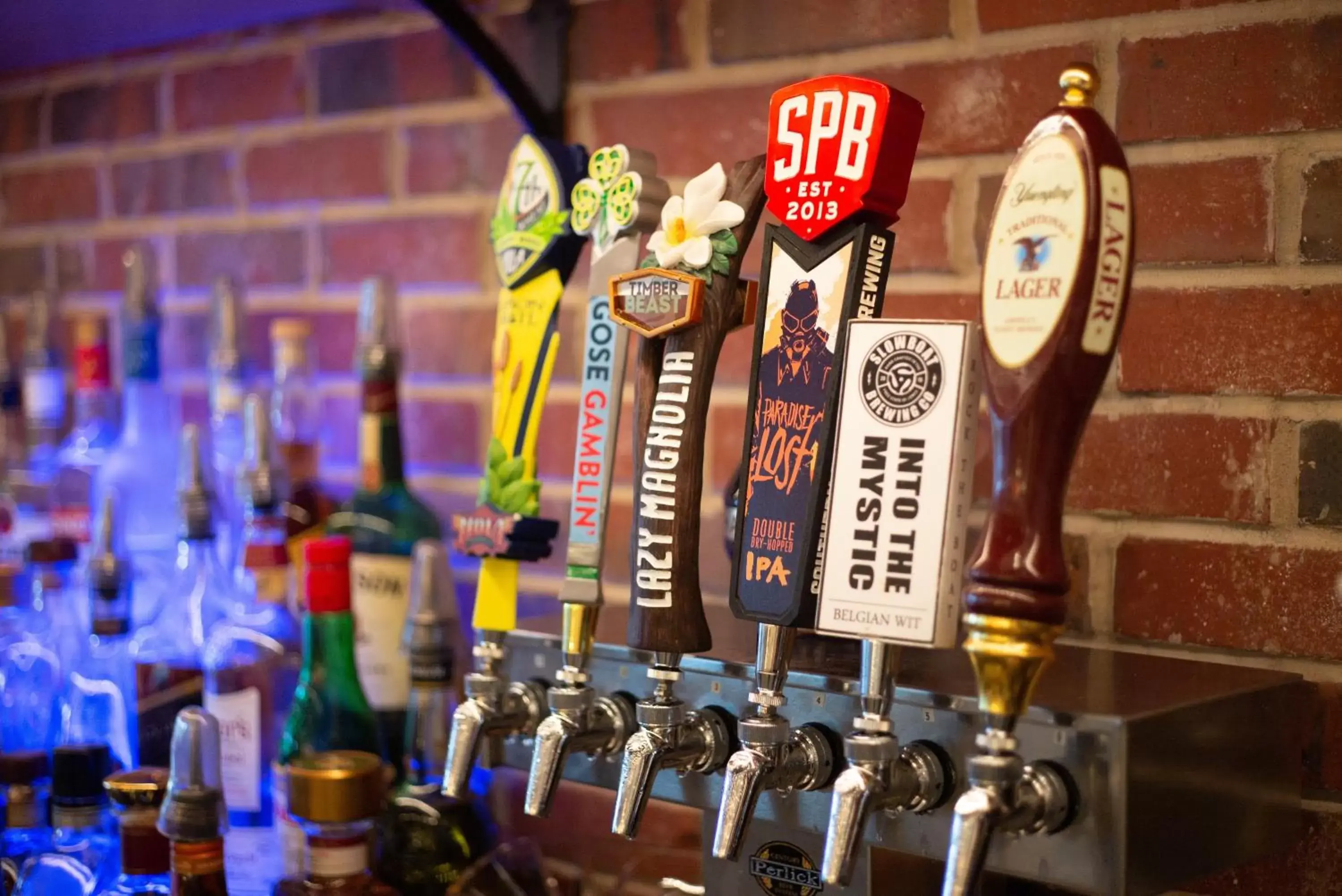 Lounge or bar in Hotel Indigo Hattiesburg by IHG Lounge or bar in Hotel Indigo Hattiesburg by IHG