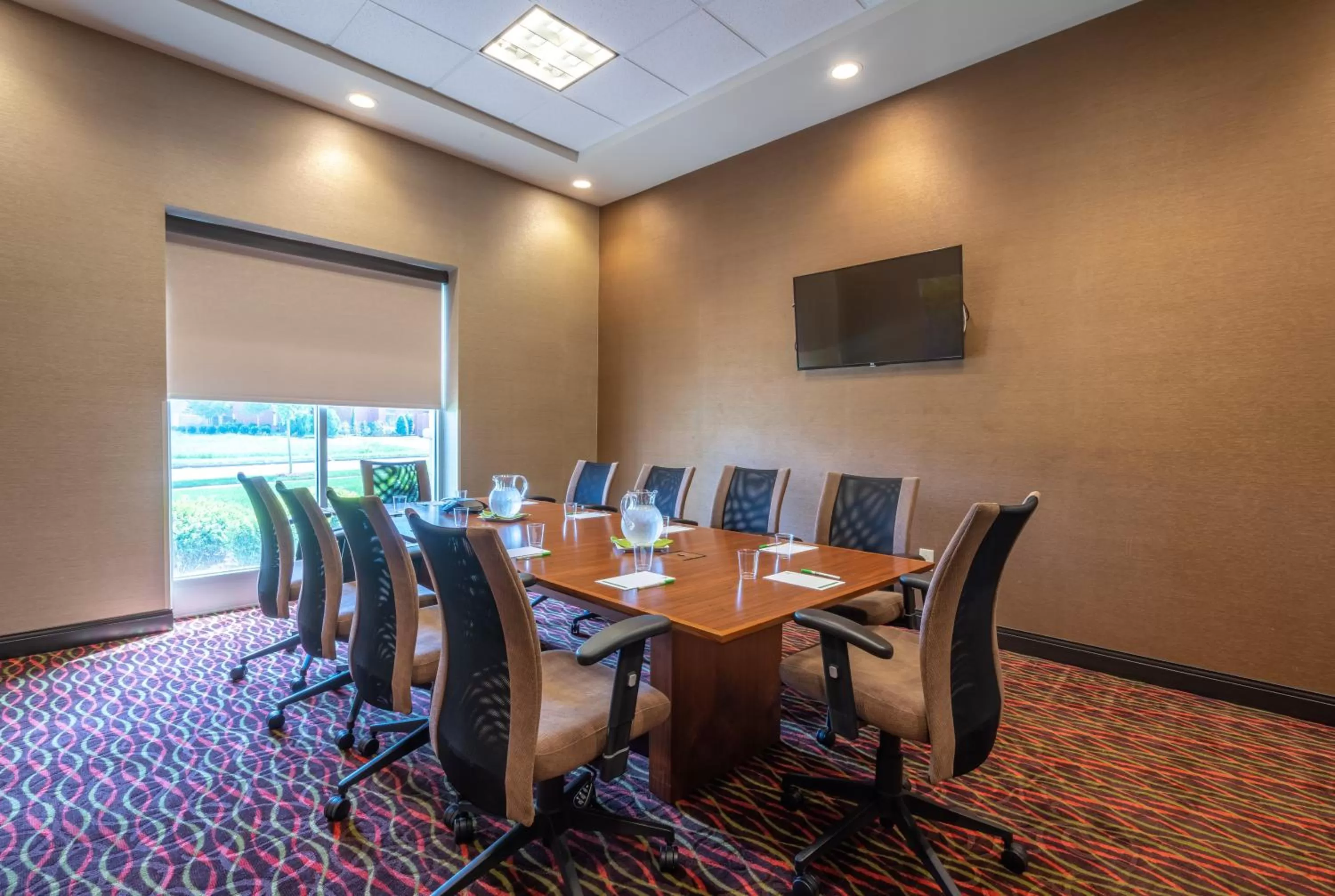 Meeting/conference room in Holiday Inn Murfreesboro by IHG