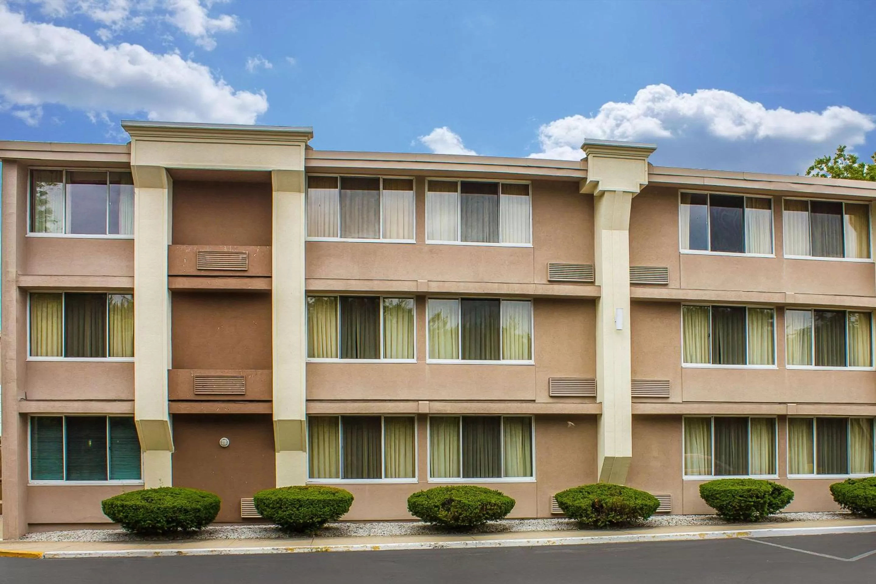 Property building in Quality Inn Old Saybrook - Westbrook