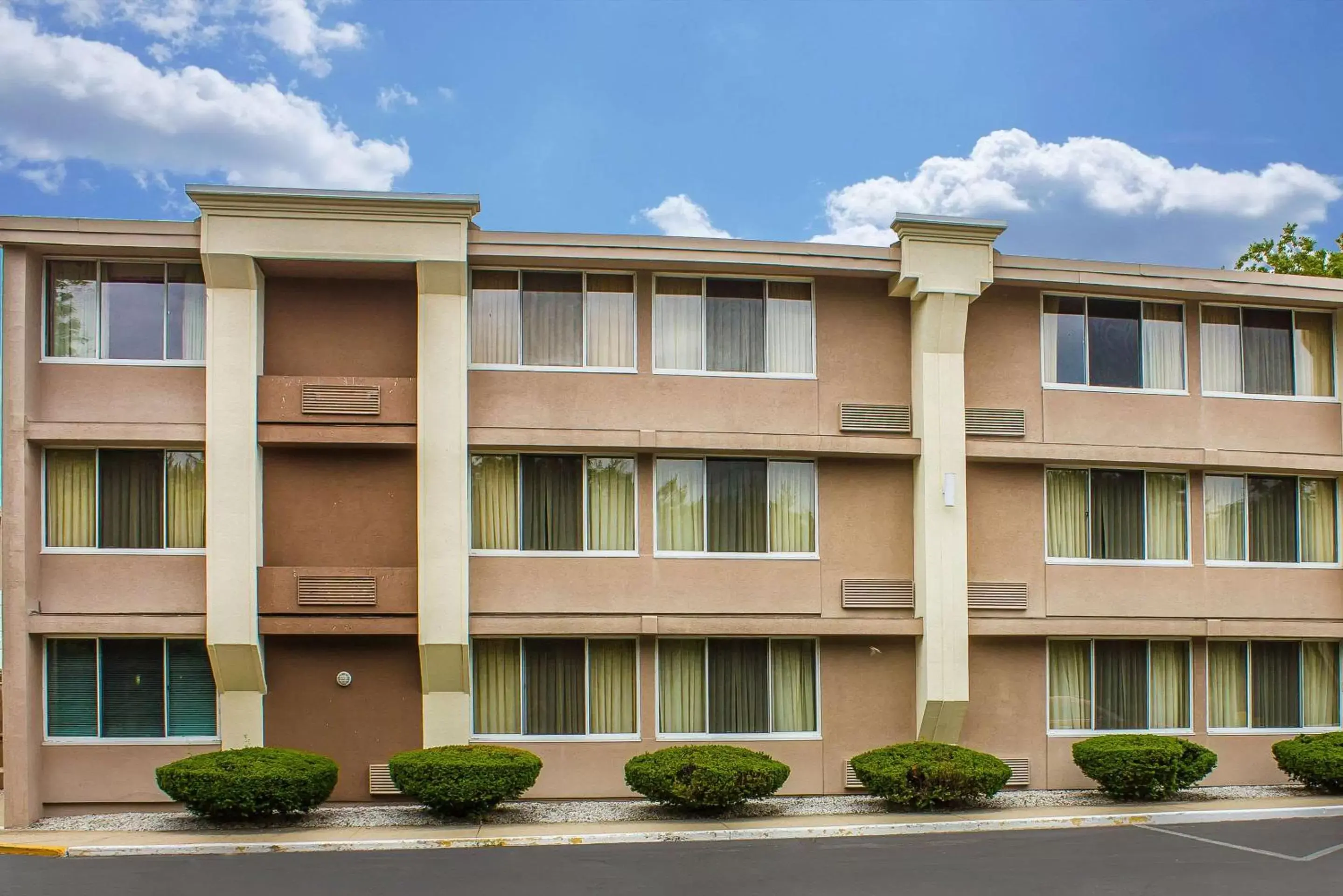 Property Building in Quality Inn Old Saybrook - Westbrook