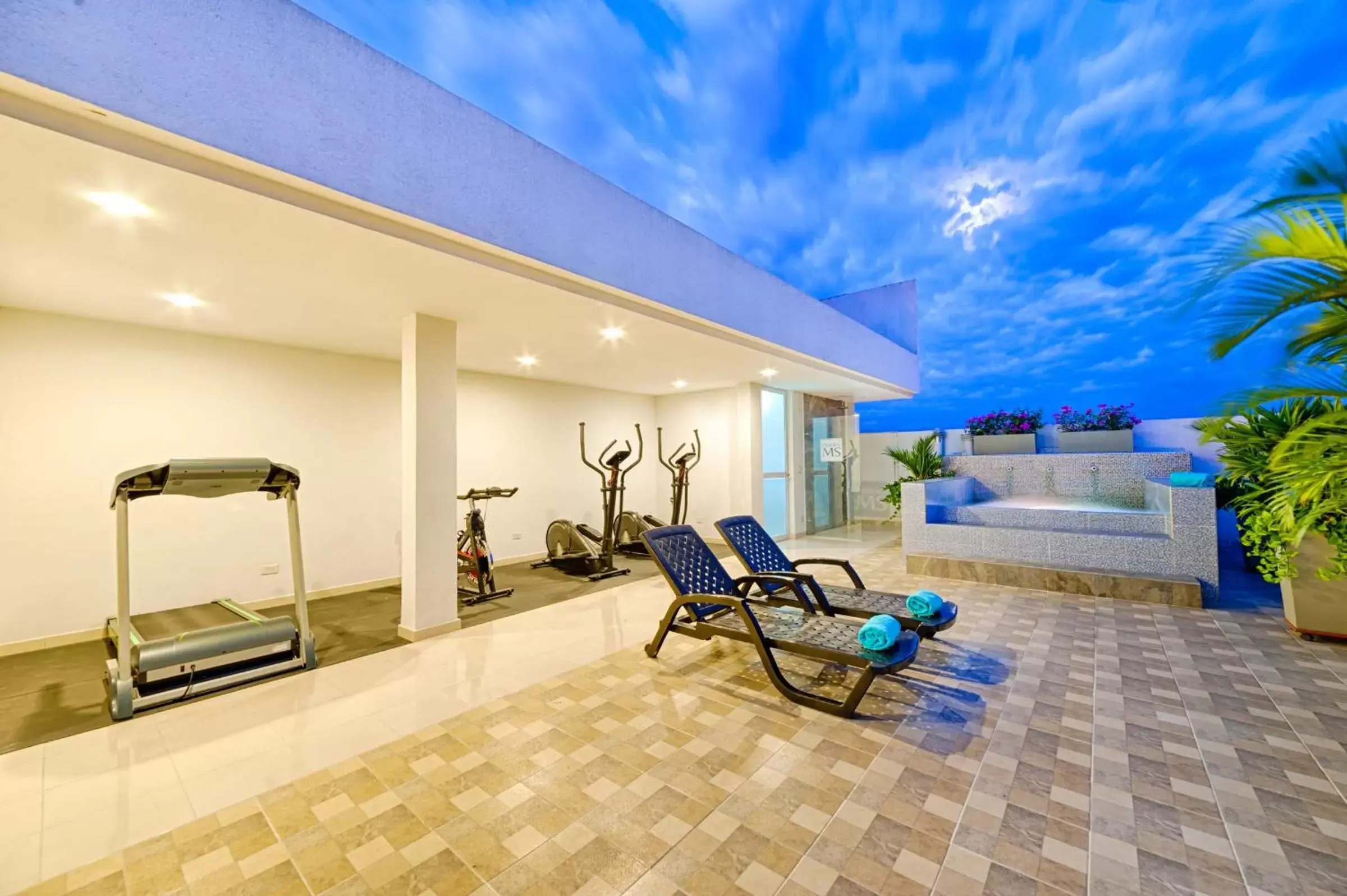 Balcony/Terrace, Swimming Pool in Hotel MS Ciudad Jardin Plus