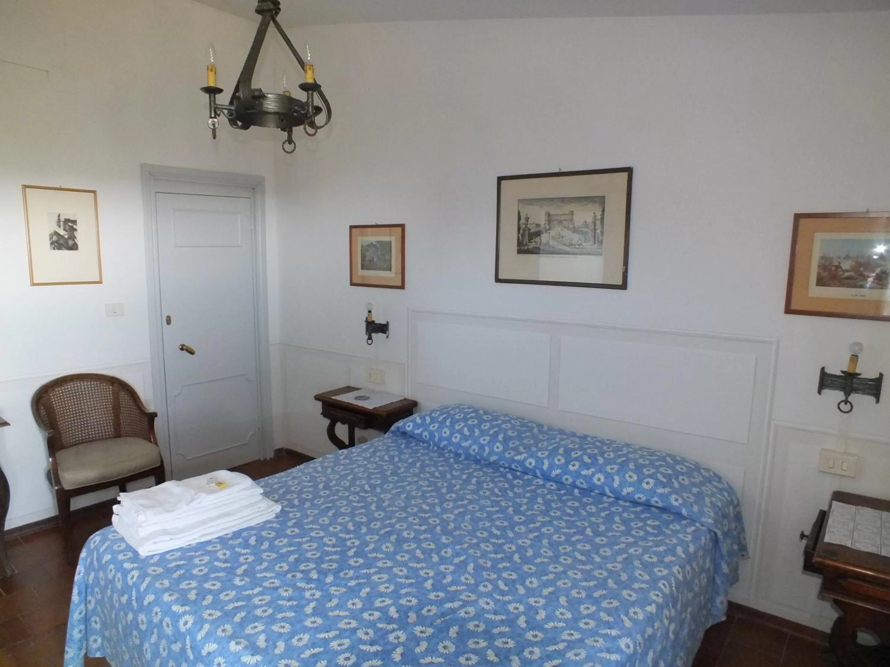 Photo of the whole room, Bed in Locanda Laudomia