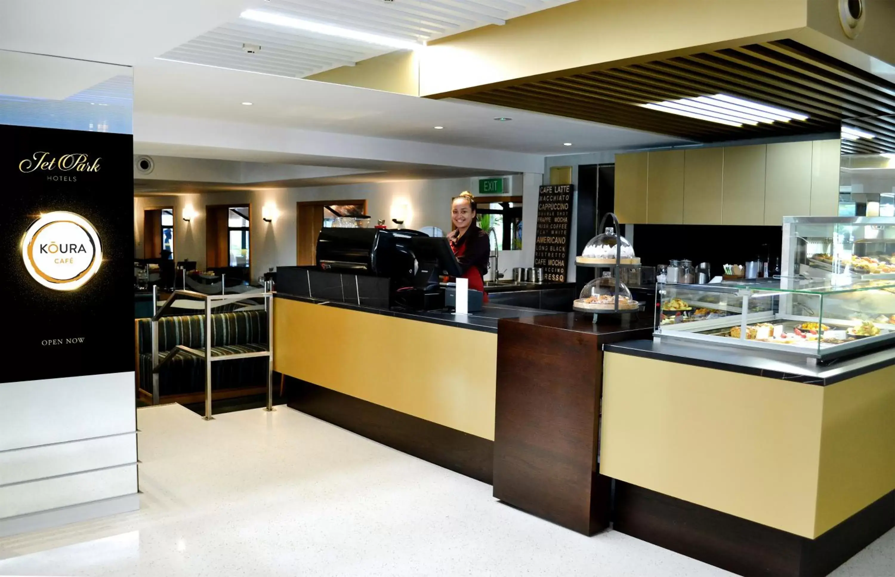 Restaurant/places to eat in JetPark Auckland Airport Hotel