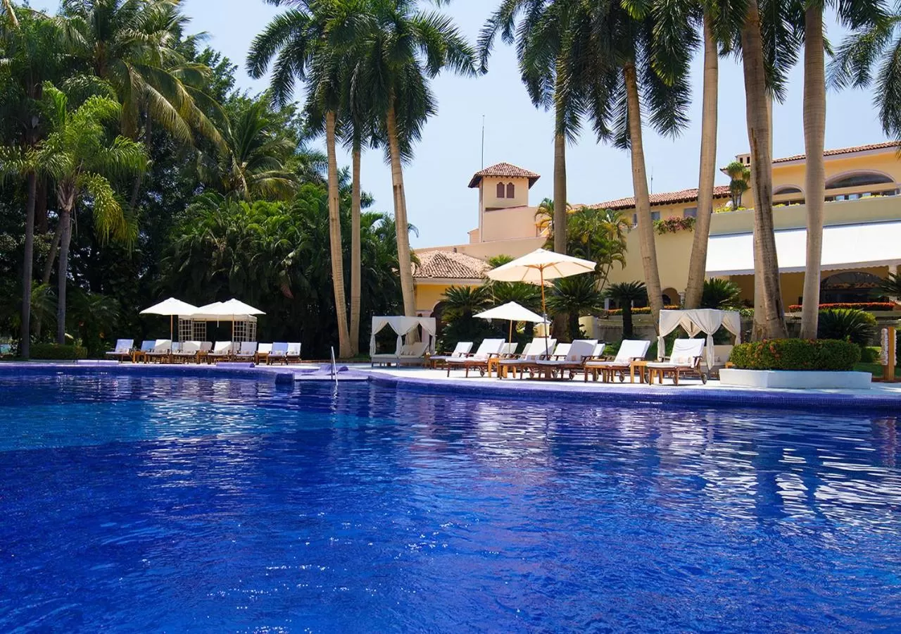 Swimming pool in Casa Velas Adults Only All Inclusive