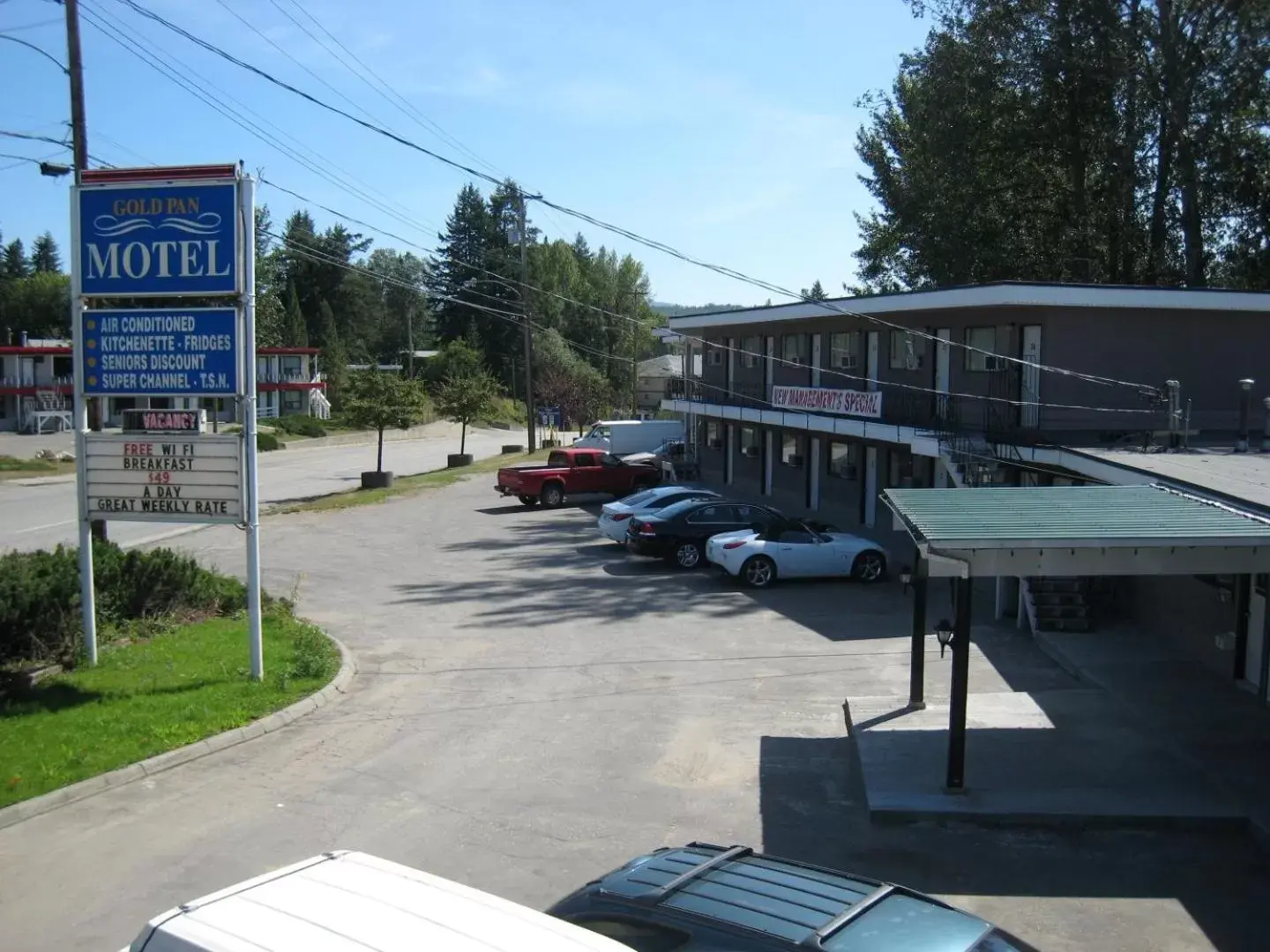 Property Building in Gold Pan Motel