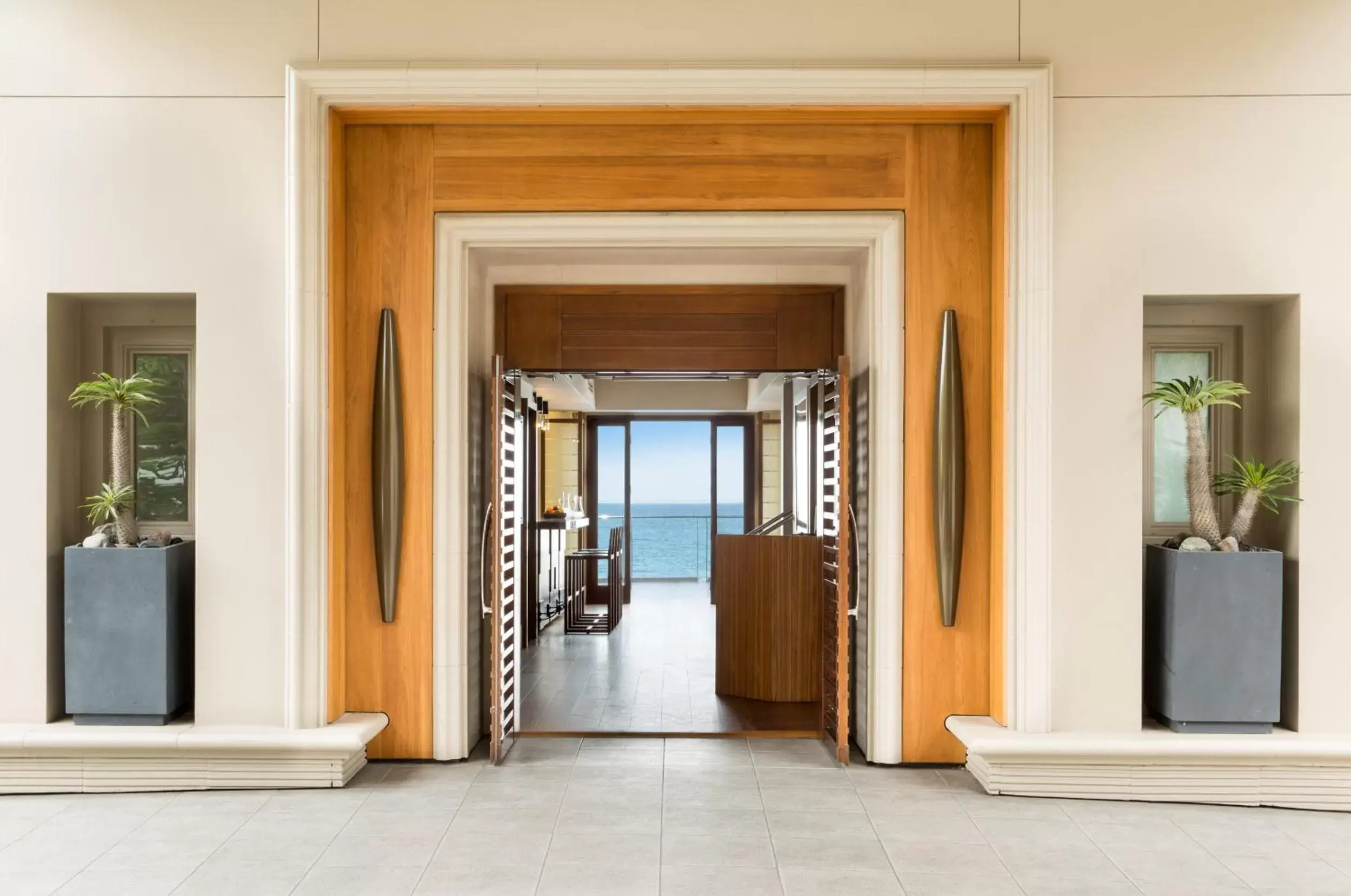 Facade/entrance in Malibu Beach Inn