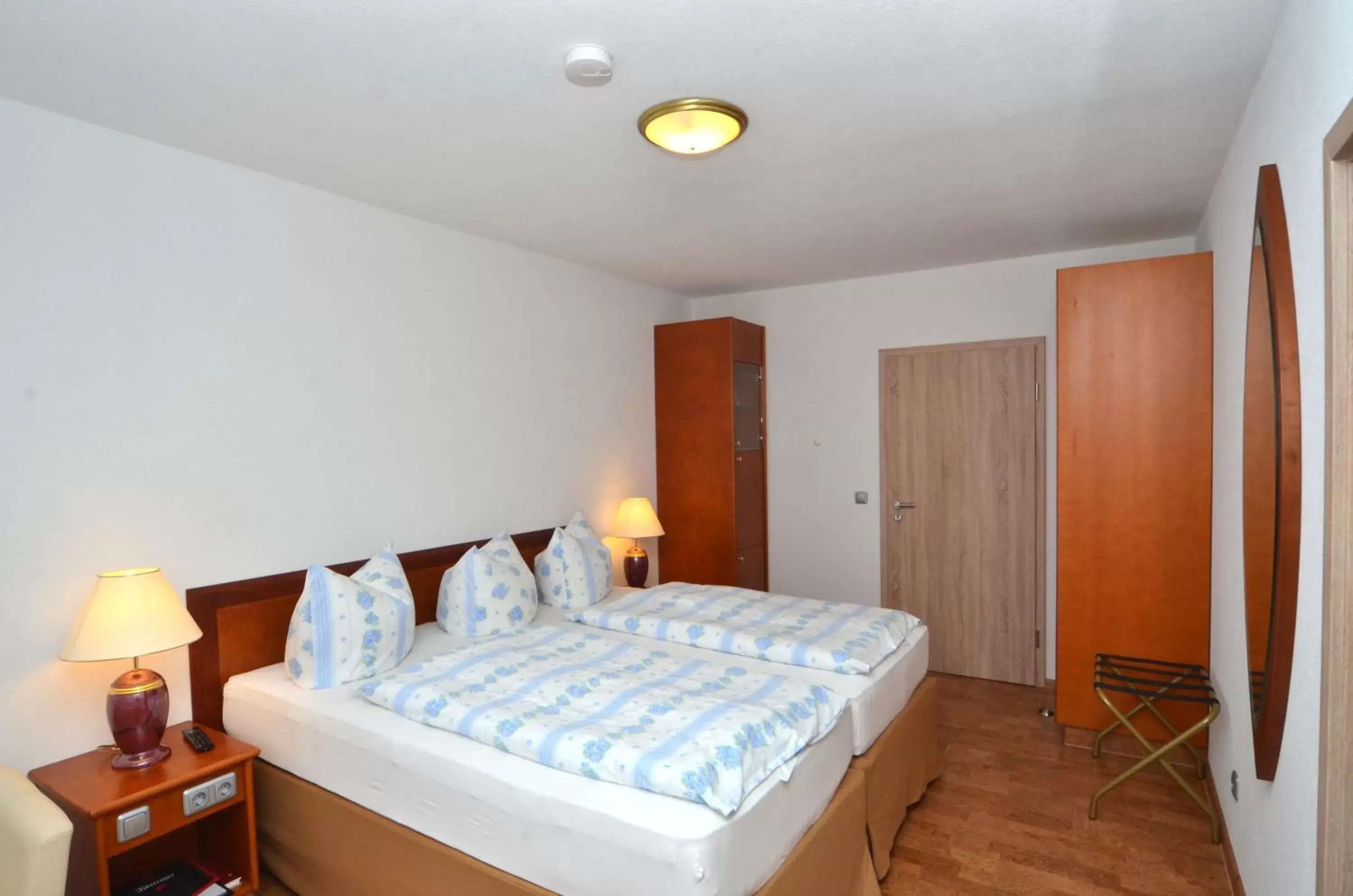 Comfort Double Room in Land-Hotel Am Wald Garni