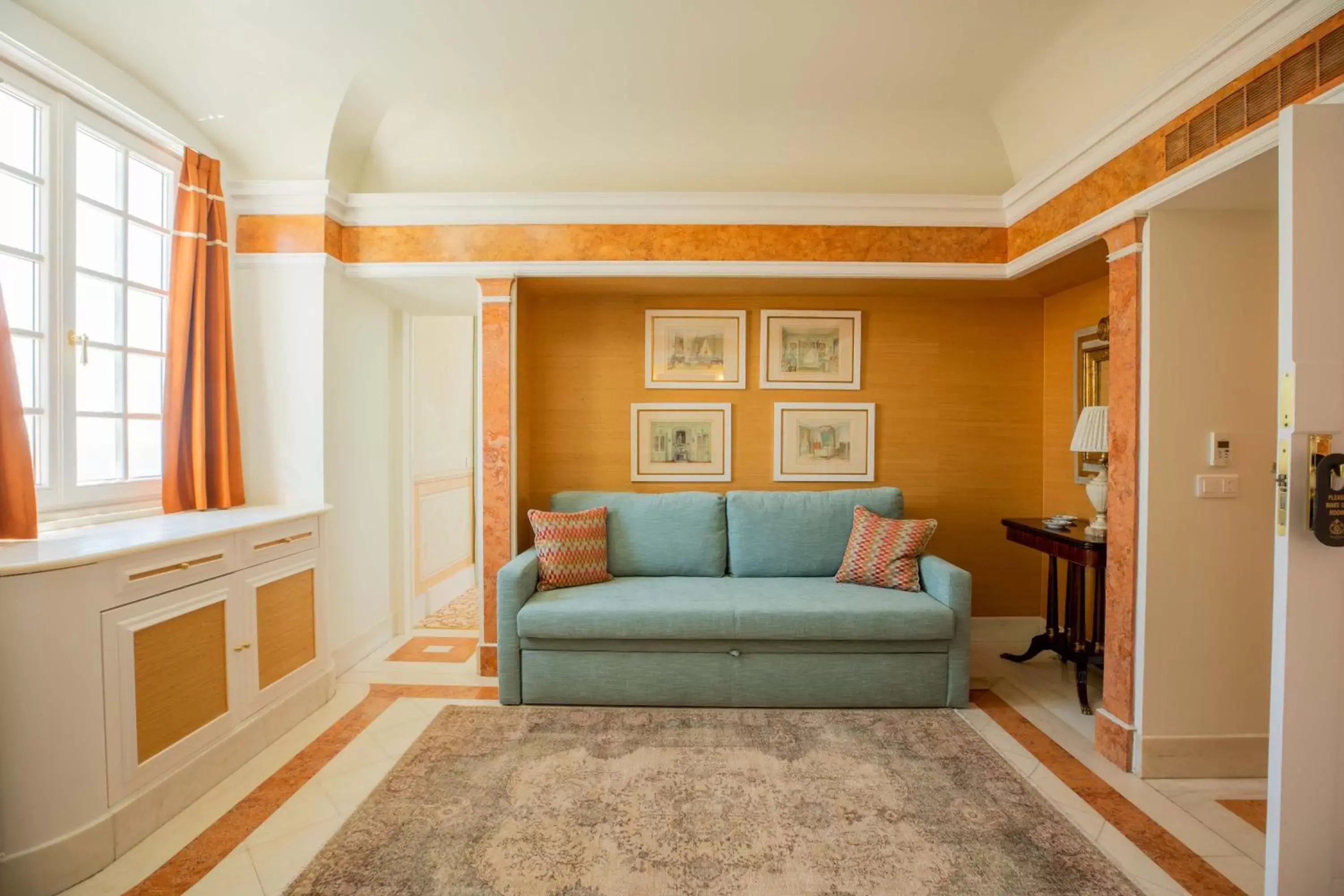 Bedroom, Seating Area in Estoril Vintage Hotel