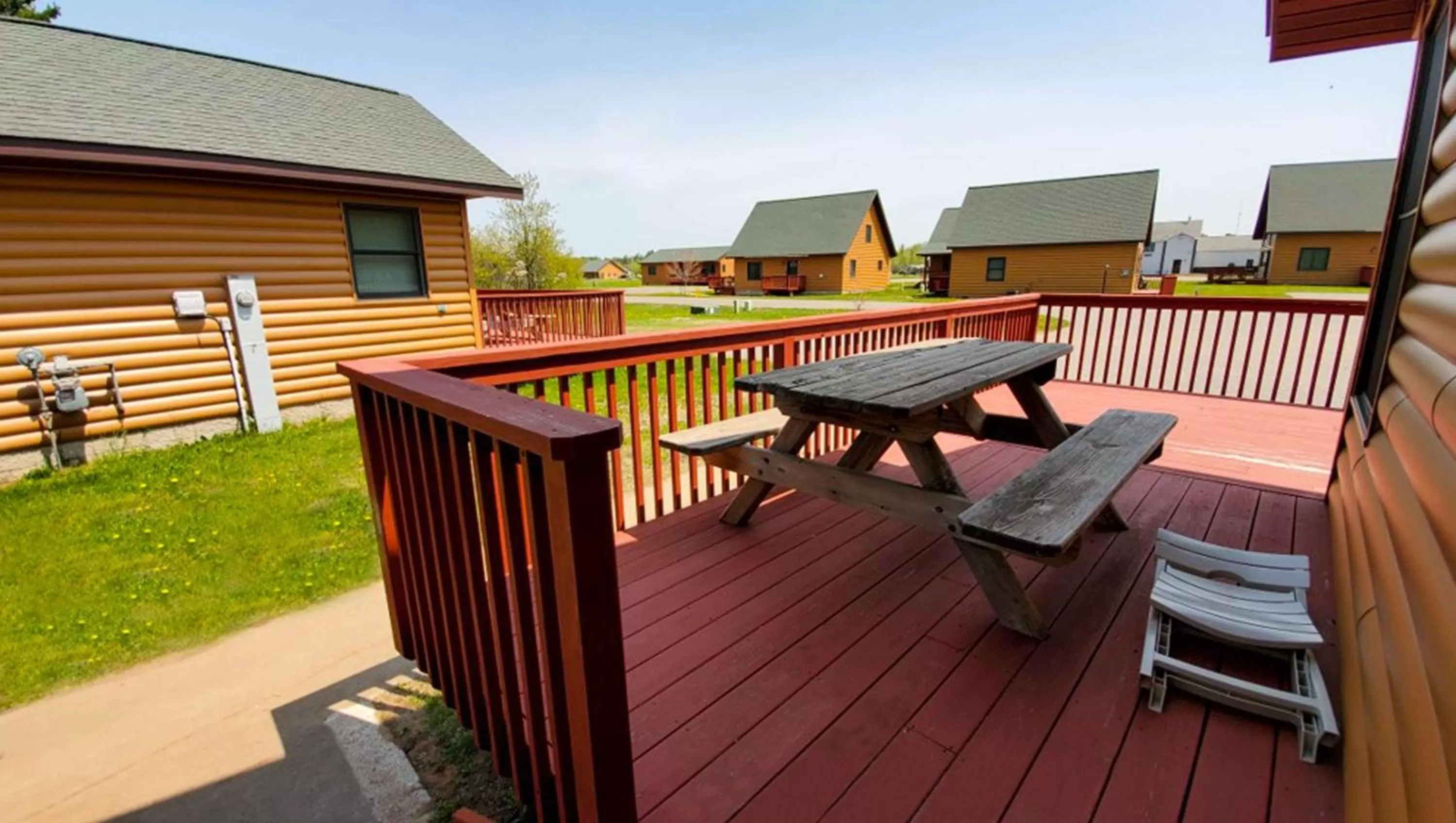 Photo of the whole room in Jasper Ridge Inn Ishpeming