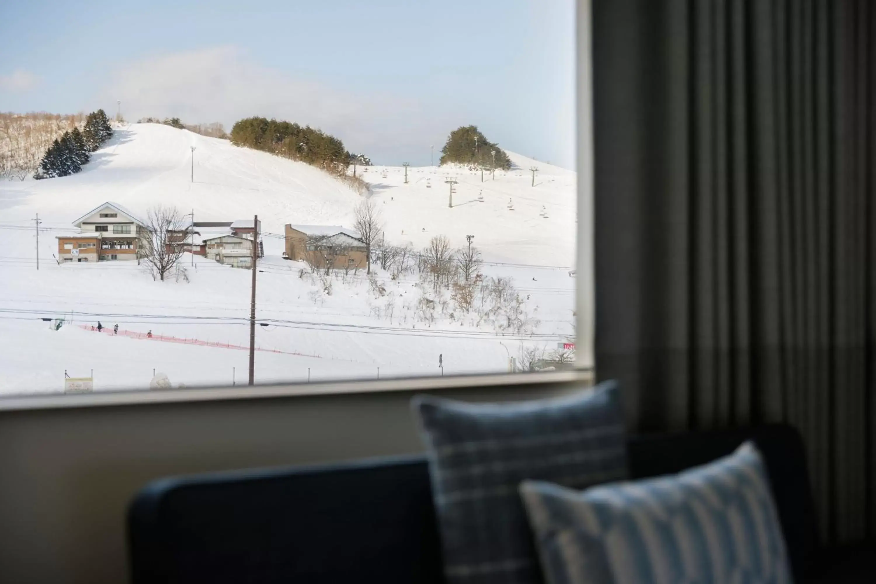 Photo of the whole room, Winter in Fairfield by Marriott Hyogo Kannabe Highland