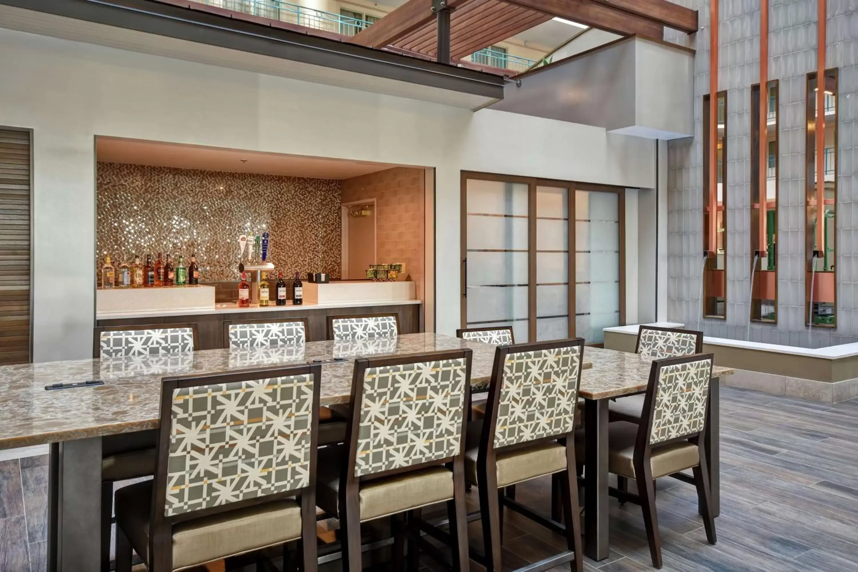 Lobby or reception, Lounge/Bar in Embassy Suites by Hilton Milpitas Silicon Valley