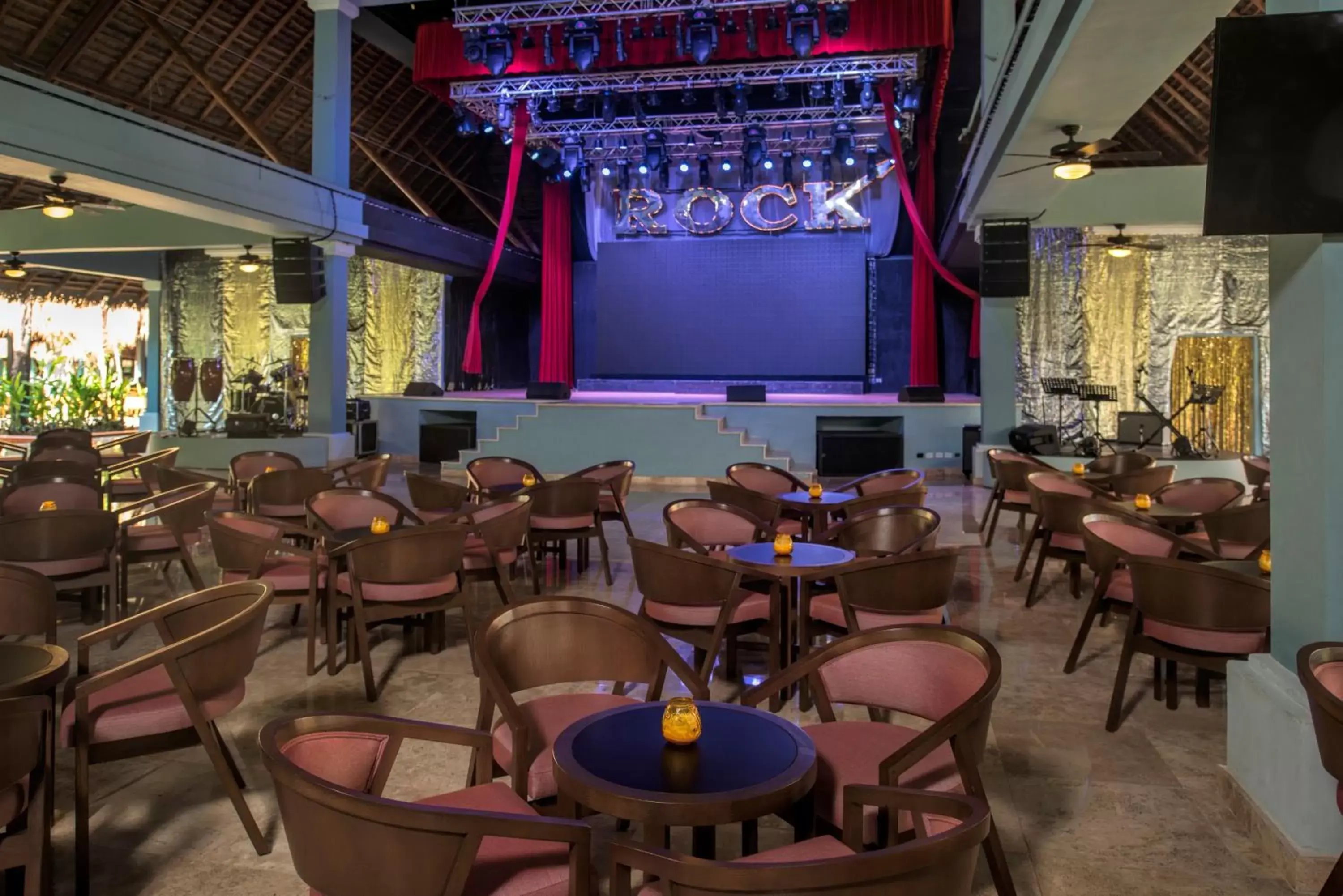 Lounge or bar in Iberostar Tucan