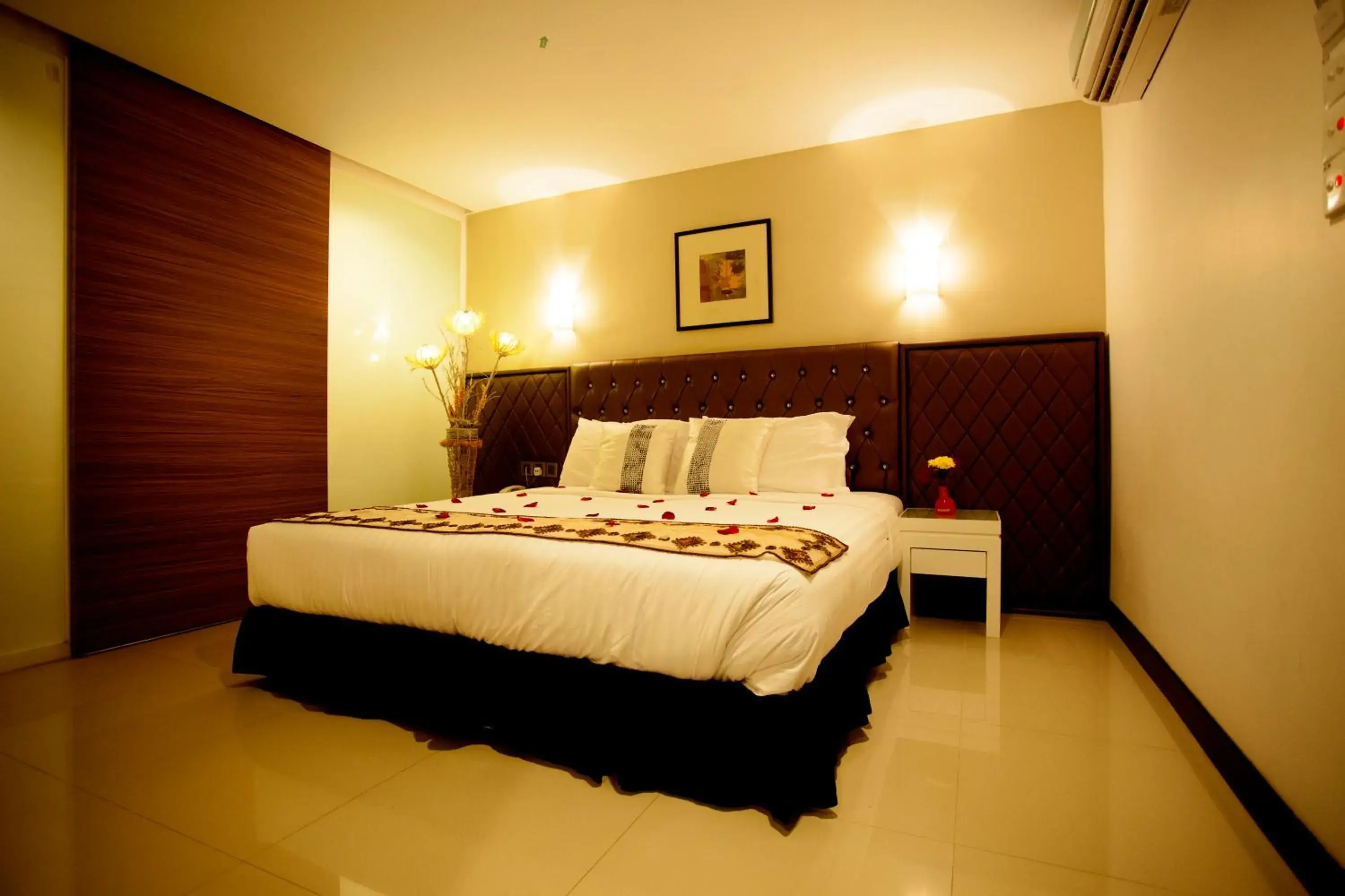 Photo of the whole room, Bed in Mangga Boutique Hotel